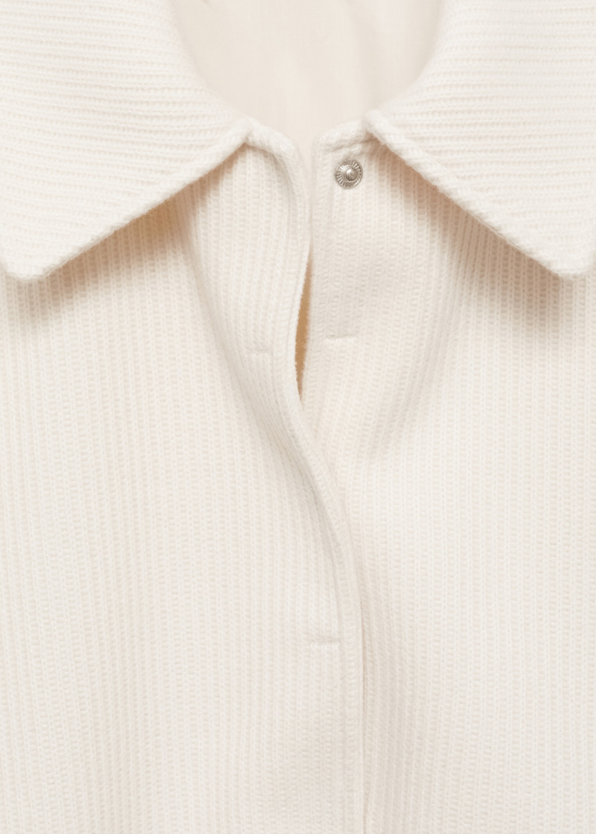 Strickjacke mit Taschen - Detail des Artikels 8, Cremeweiß. Ref: 77065660-00.