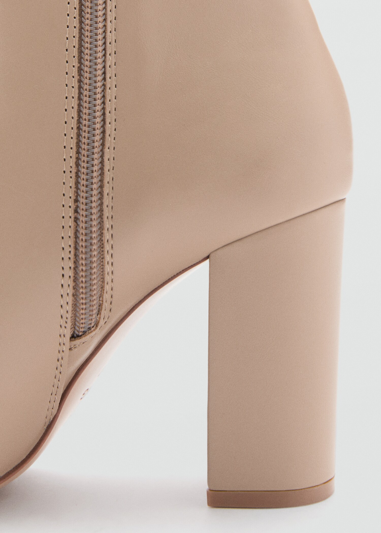 Bottines pointues à talon - Détail de l'article 1