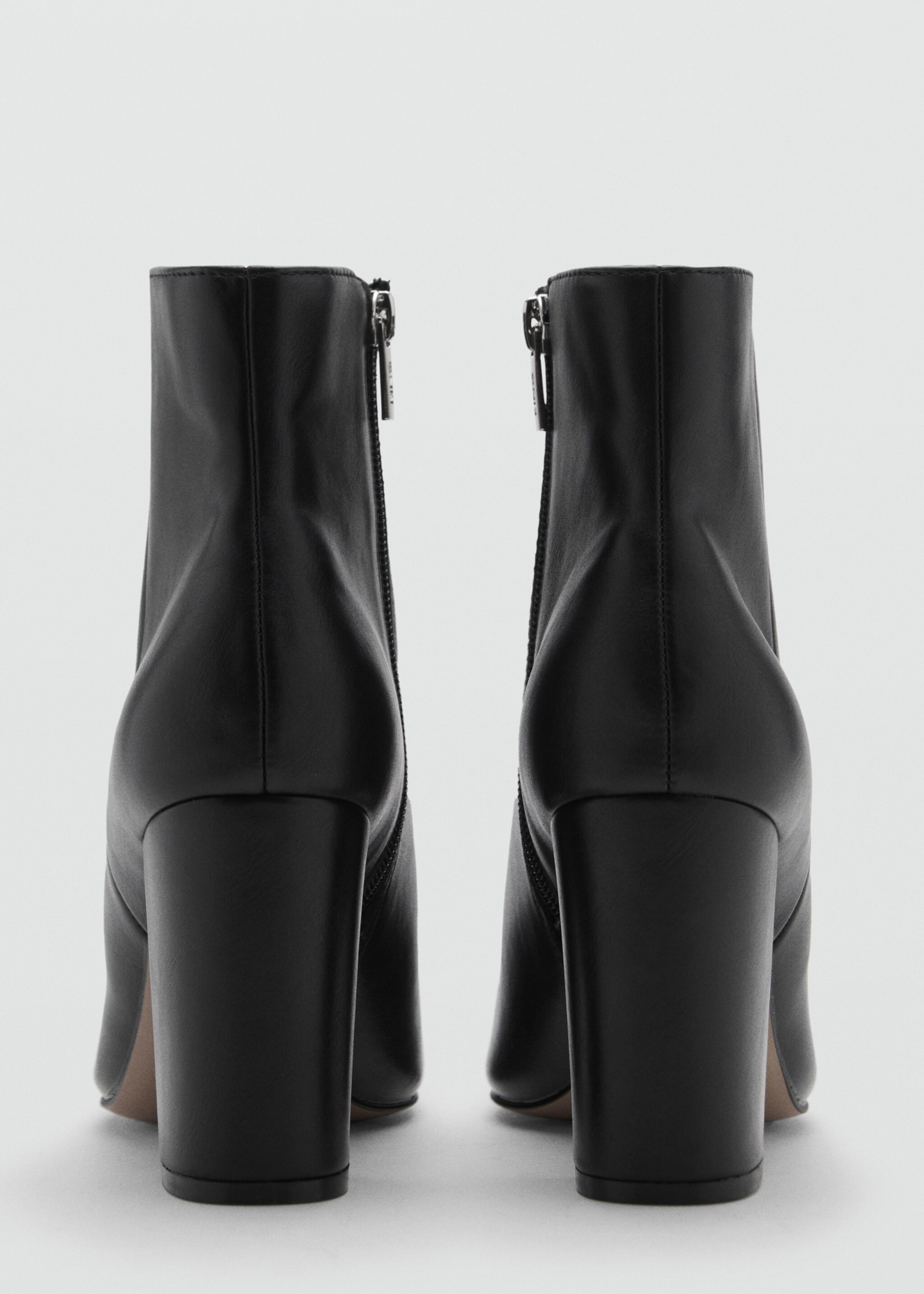Bottines pointues à talon - Détail de l'article 1, Noir. Ref: 77065663-00.
