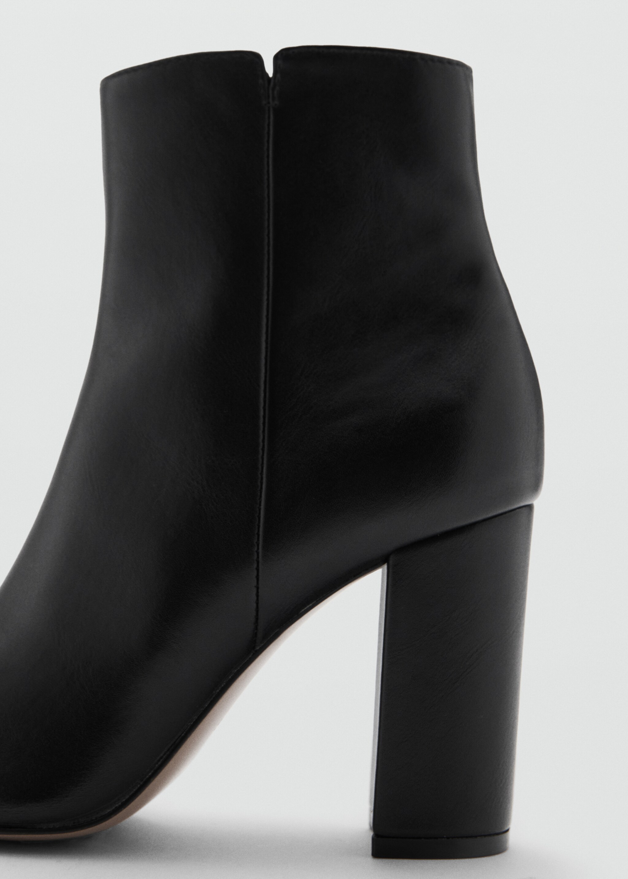 Bottines pointues à talon - Détail de l'article 2, Noir. Ref: 77065663-00.