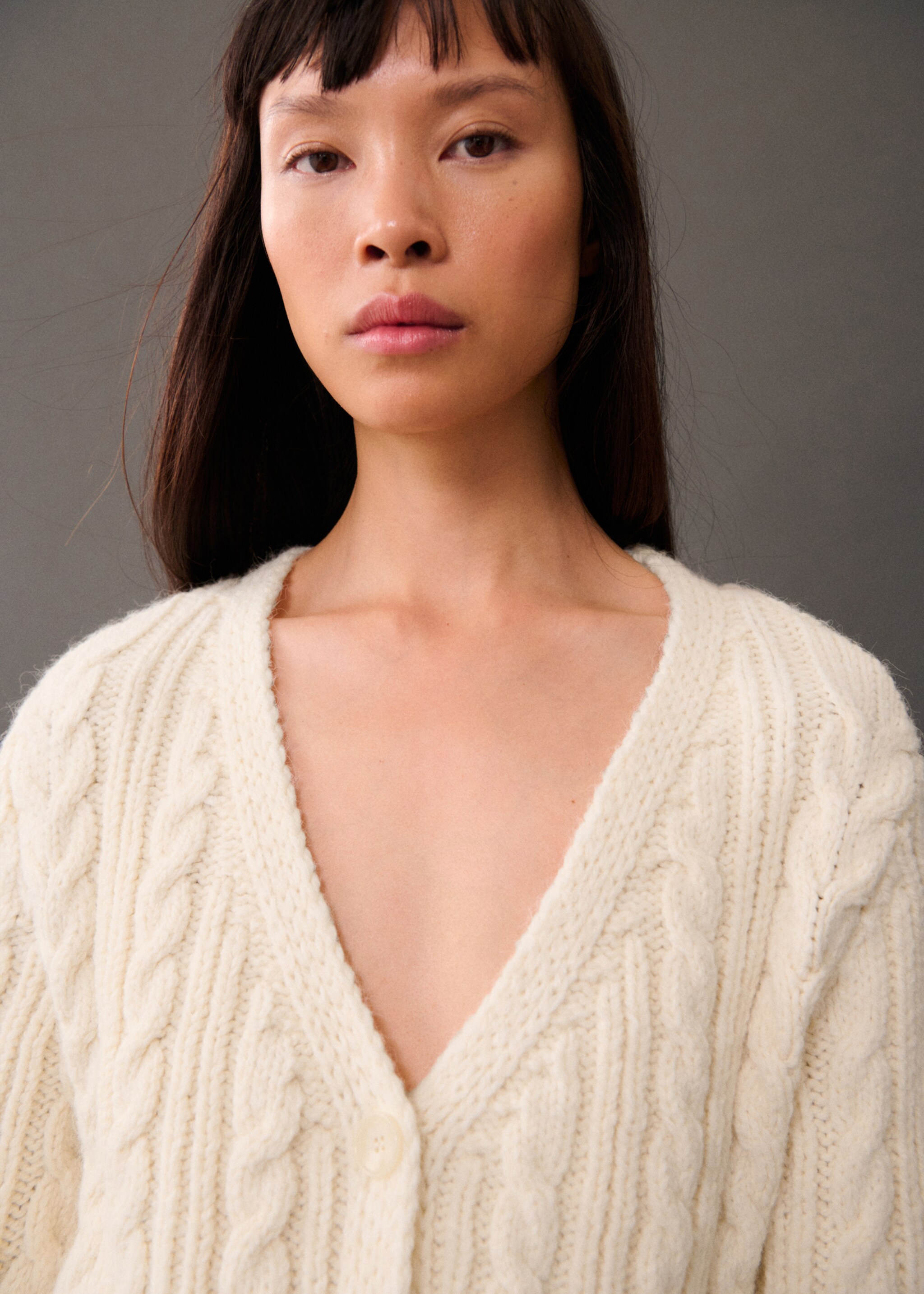 Cardigan maille torsadée boutons - Détail de l'article 1, Écru. Ref: 77065665-00.
