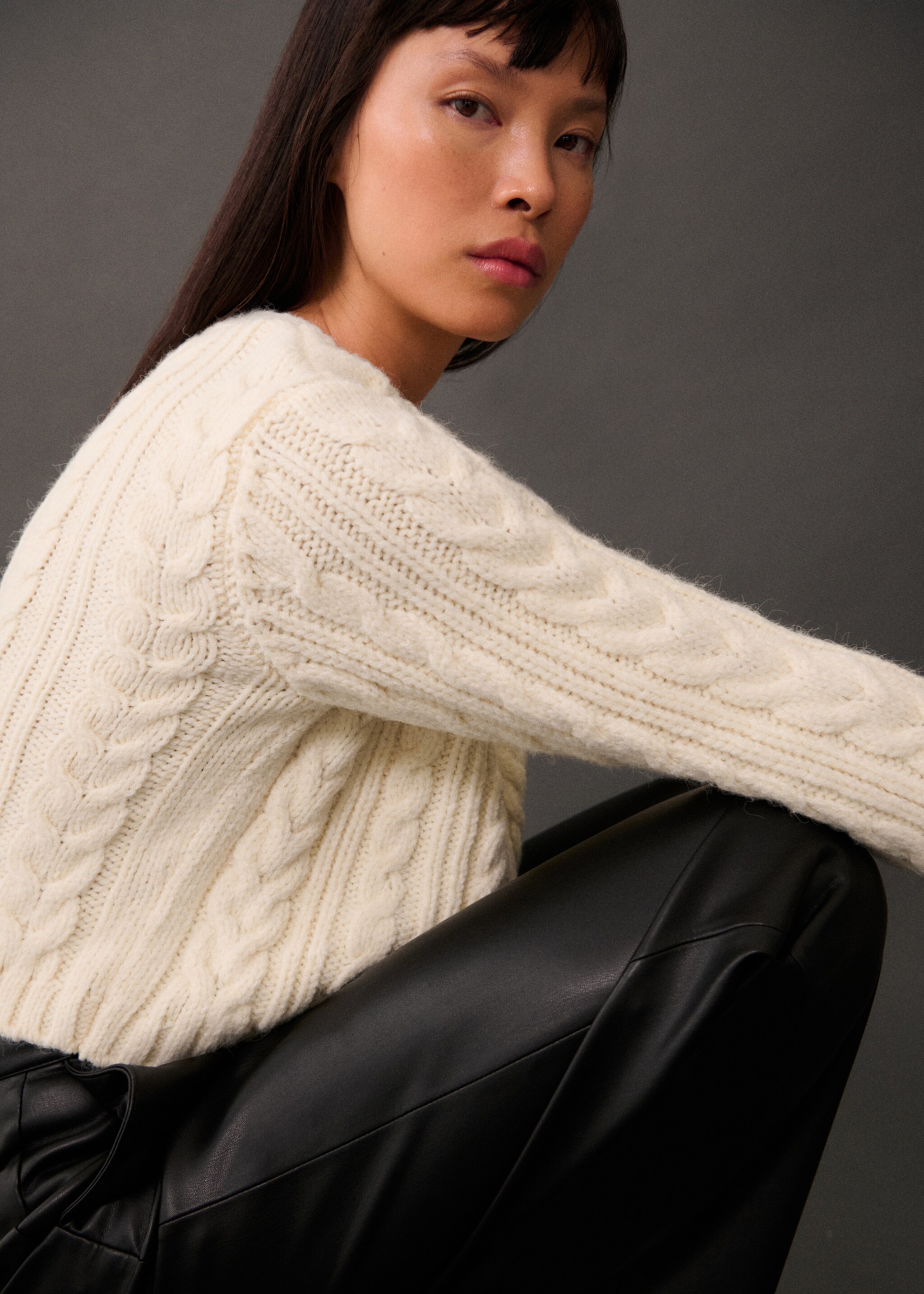 Cardigan maille torsadée boutons - Détail de l'article 2, Écru. Ref: 77065665-00.