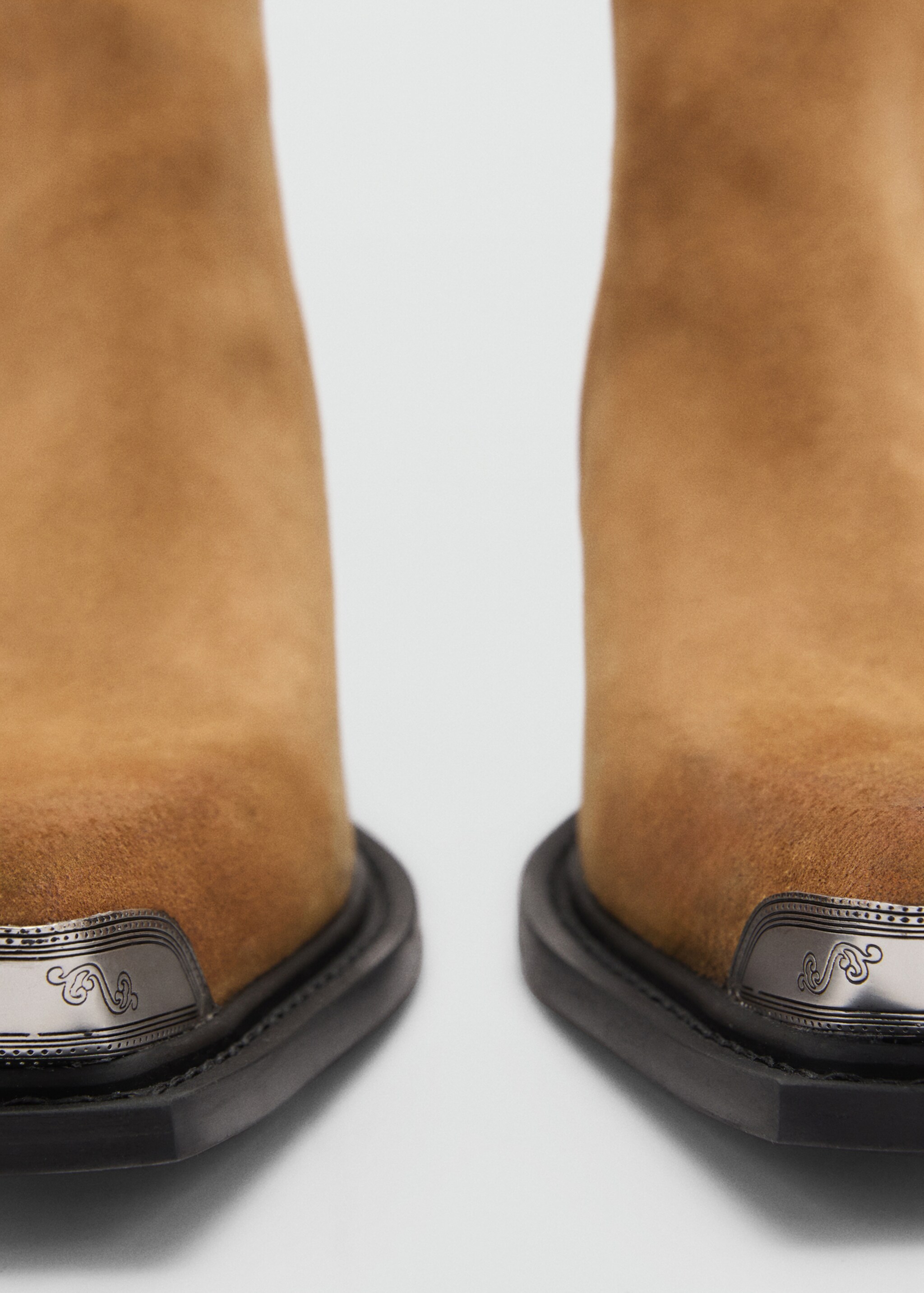 Metallic pointed toe leather ankle boots - Details of the article 1, Tobacco Brown. Ref: 77065666-00.