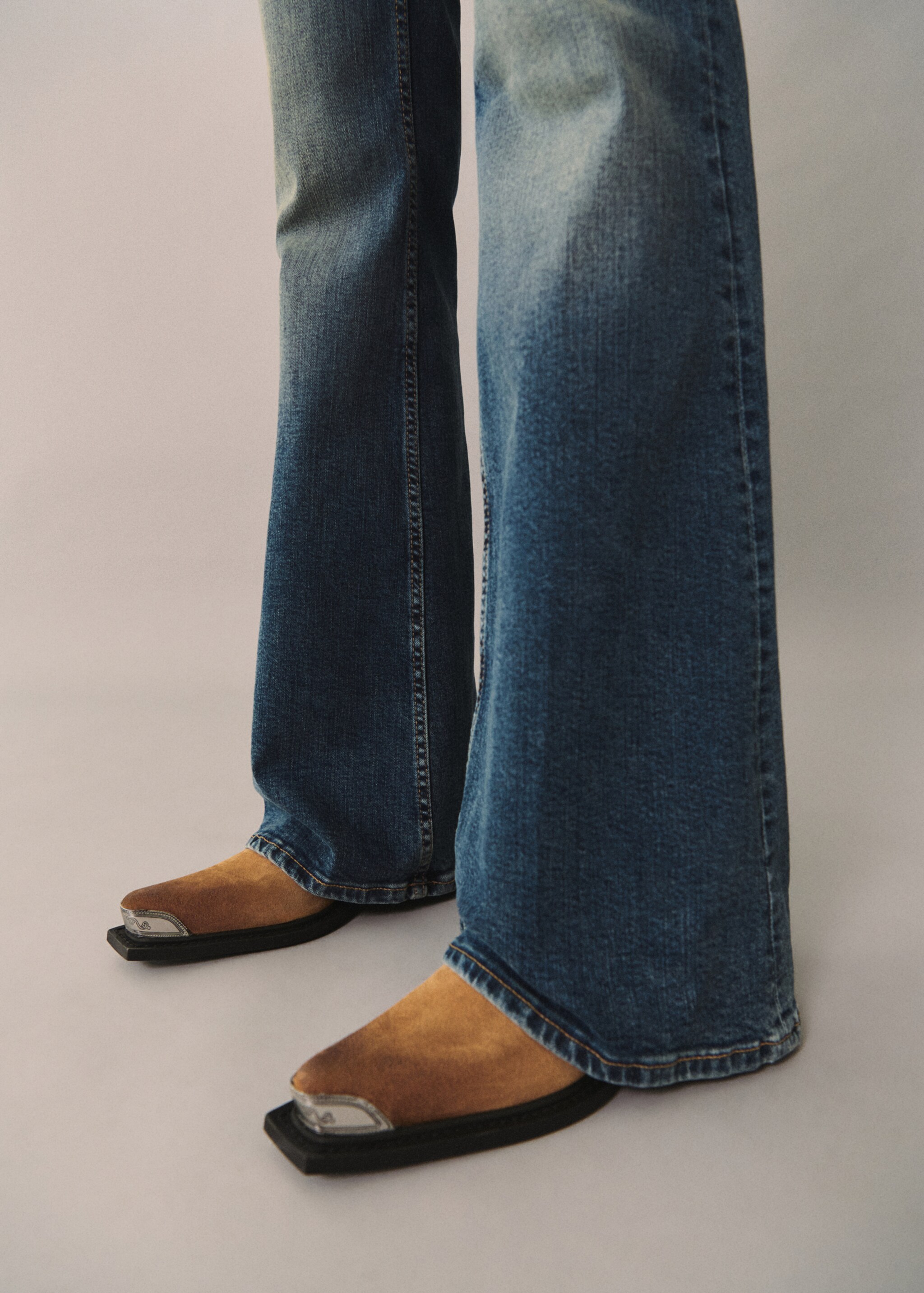 Metallic pointed toe leather ankle boots - Details of the article 9, Tobacco Brown. Ref: 77065666-00.