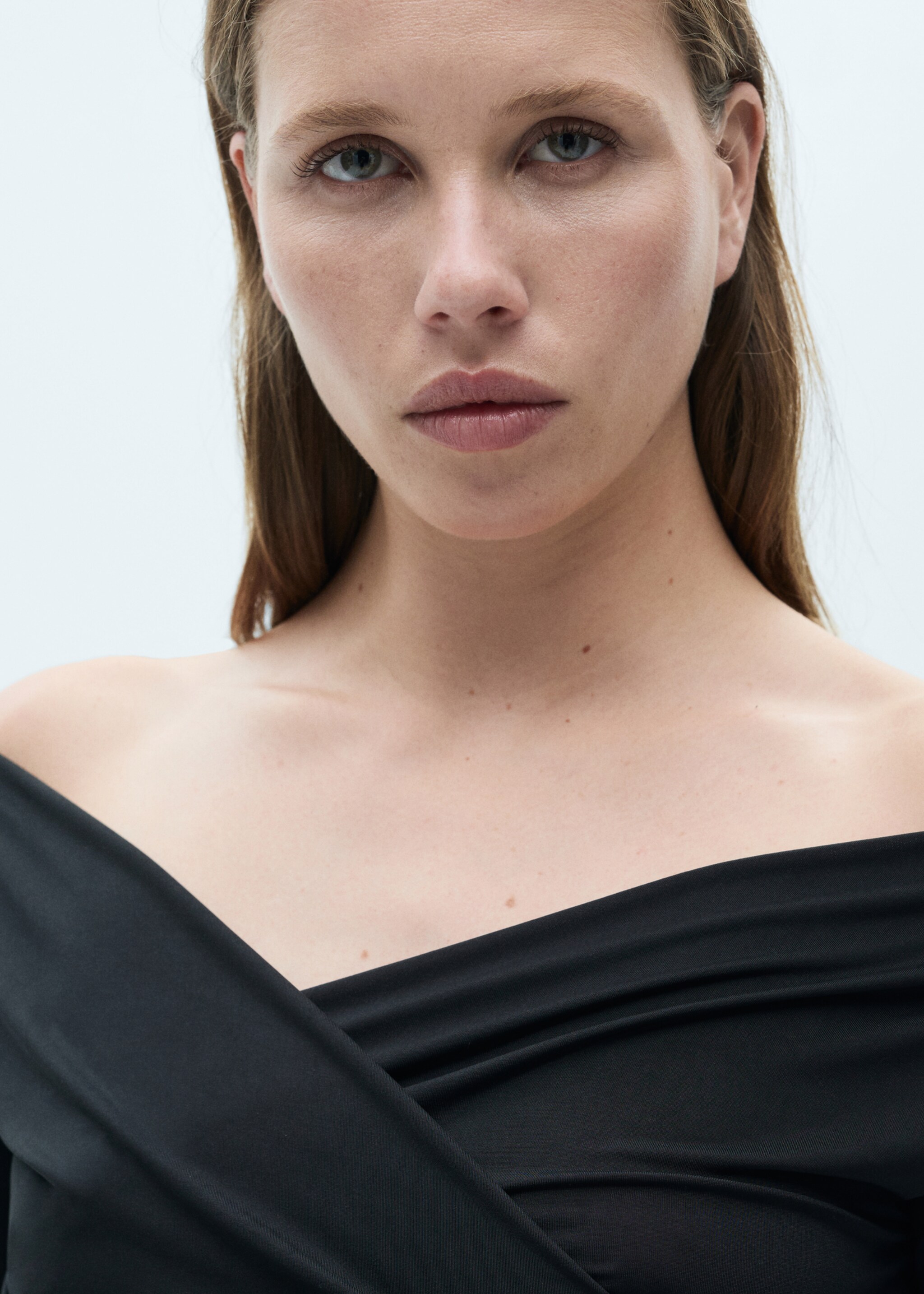 Crossover-design t-shirt - Details of the article 1, Black. Ref: 77065672-00.