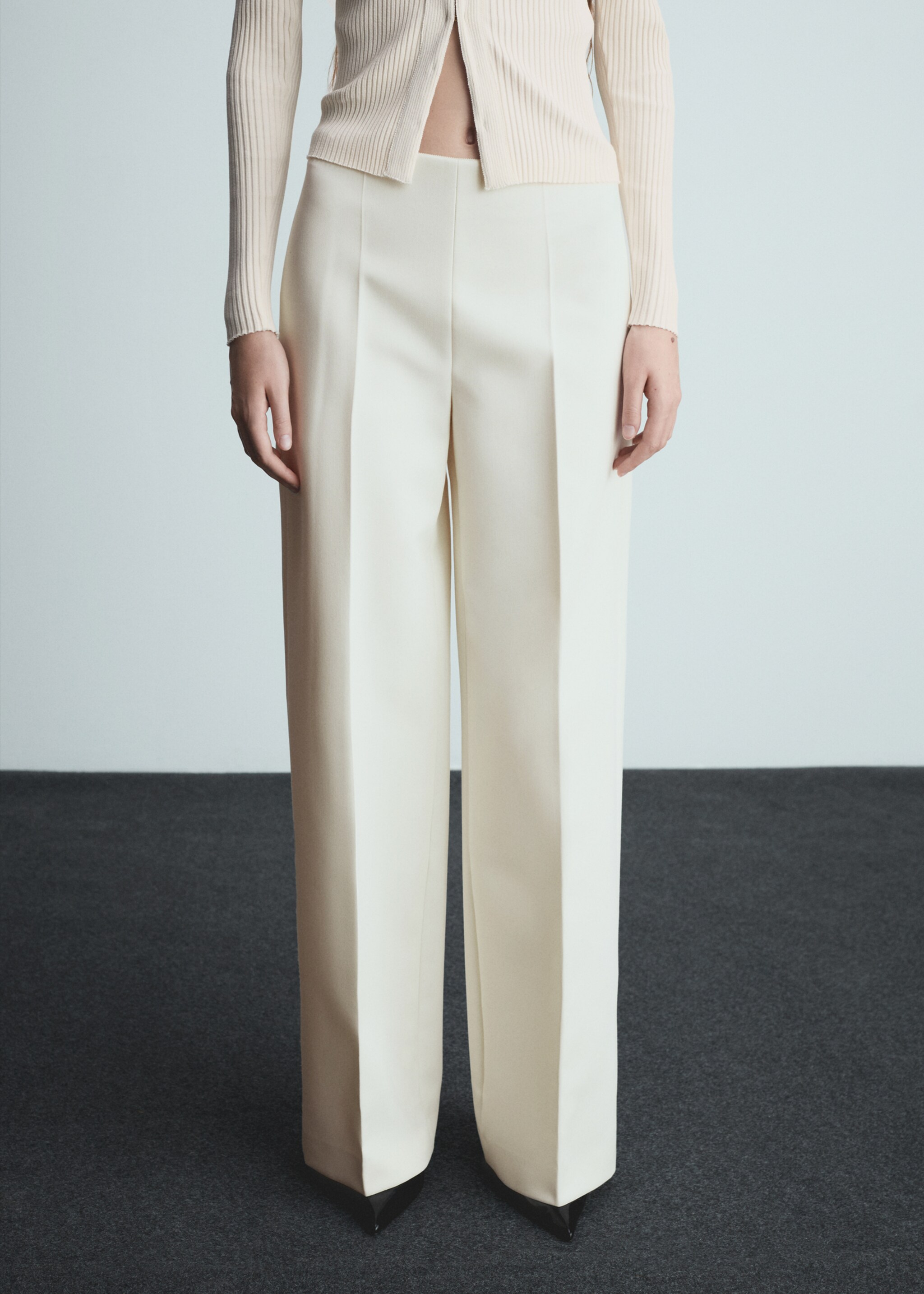 Wideleg pleated trousers - Medium plane, Ecru. Ref: 77065674-00.