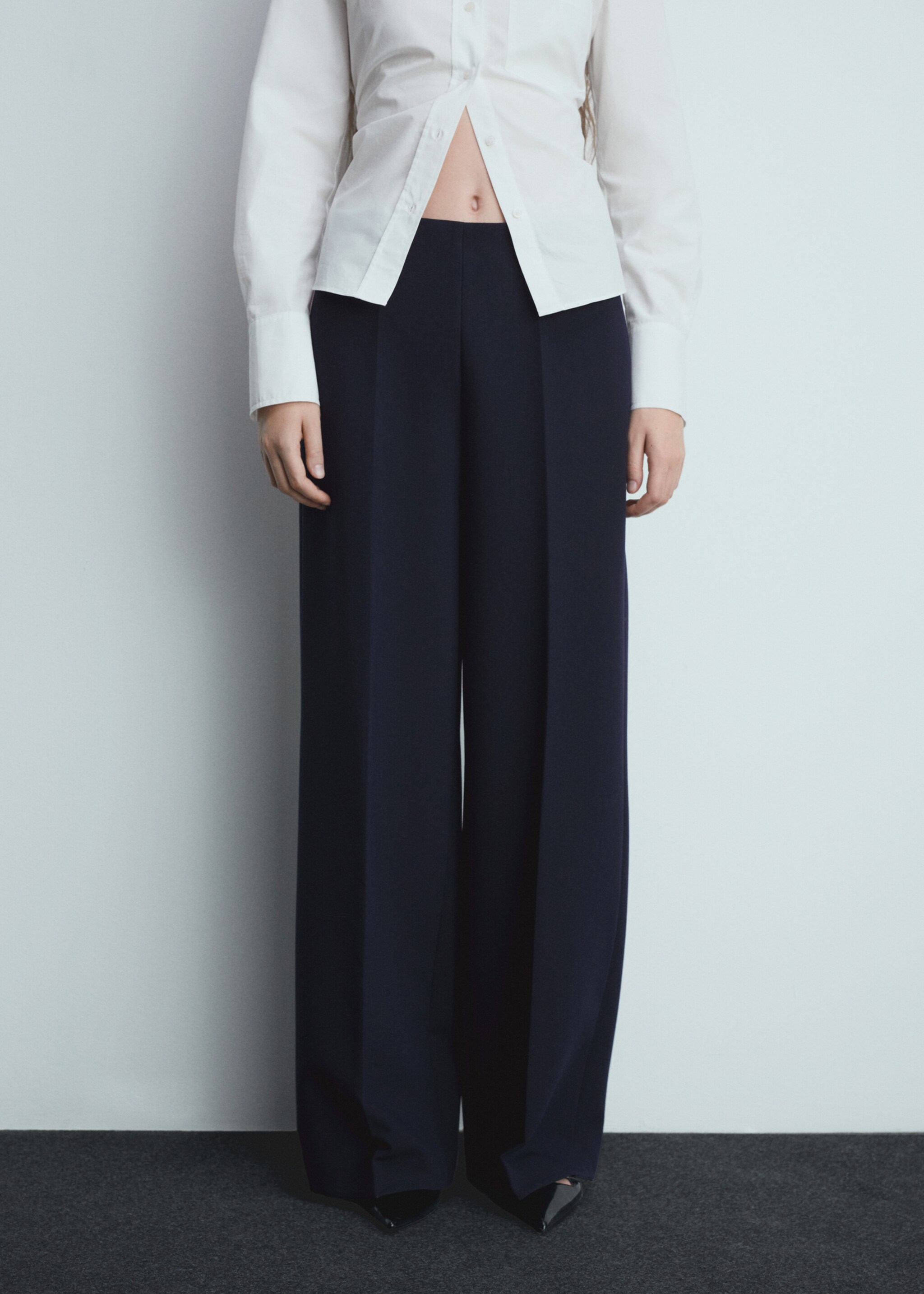Wideleg pleated trousers - Medium plane, Dark Navy. Ref: 77065674-00.
