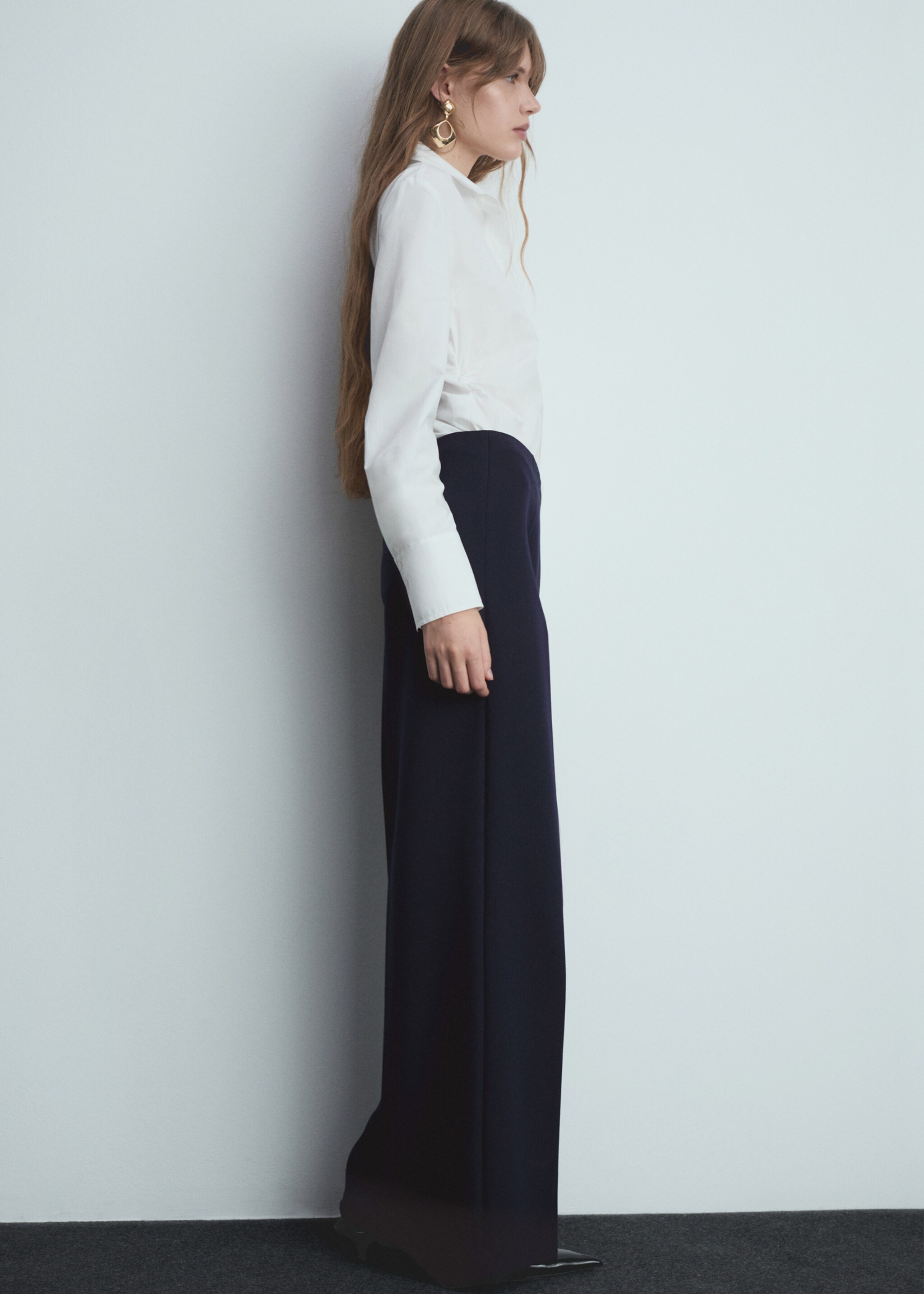 Wideleg pleated trousers - Details of the article 2, Dark Navy. Ref: 77065674-00.