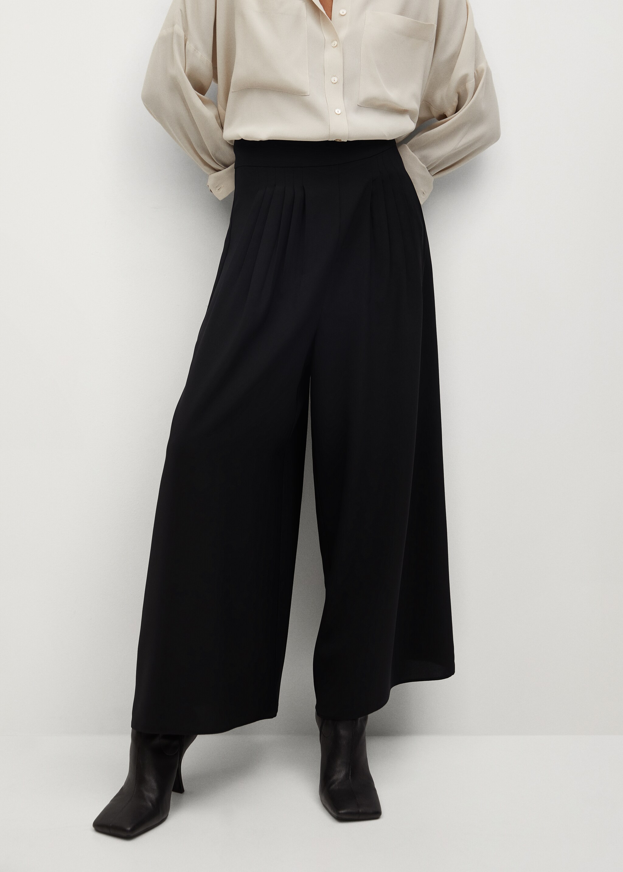 Kalhoty culottes s plisováním - Náhled ve středové rovině