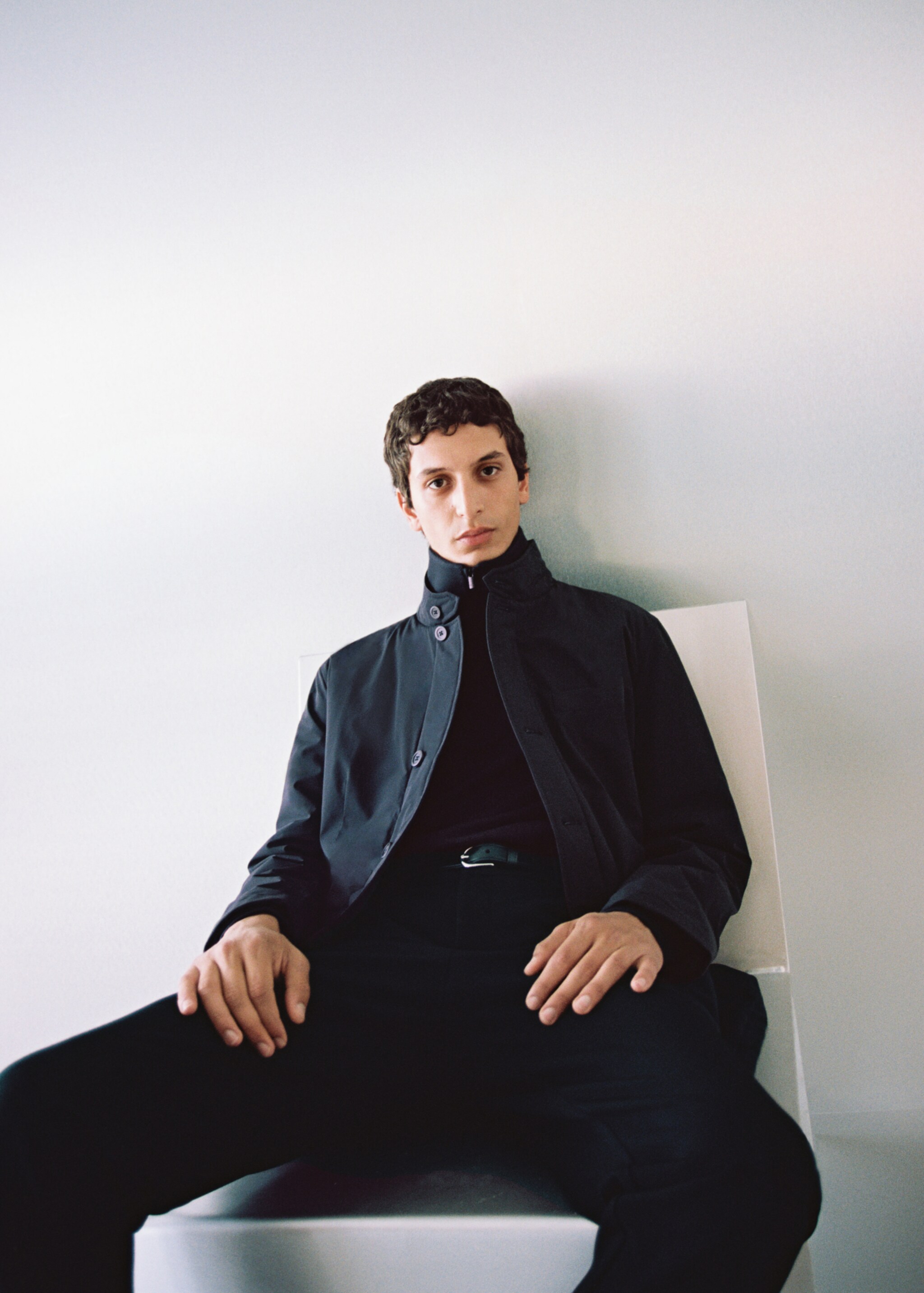 Waterproof jacket with Thermore® padding - Details of the article 3, Dark Navy. Ref: 77065960-00.