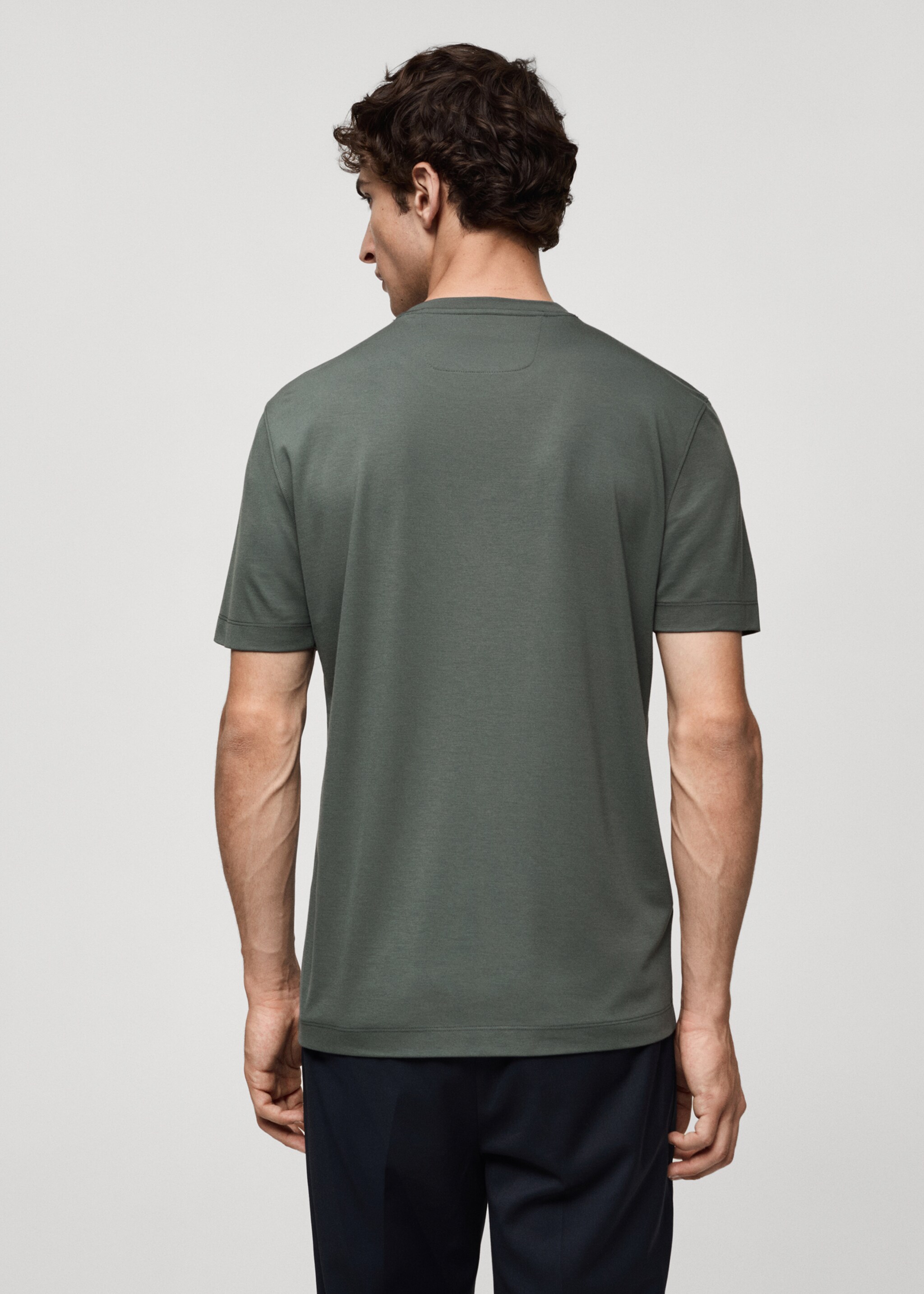 Comfort stretch kreukvast T-shirt - Achterkant van het artikel, Groen. Ref: 77065966-00.