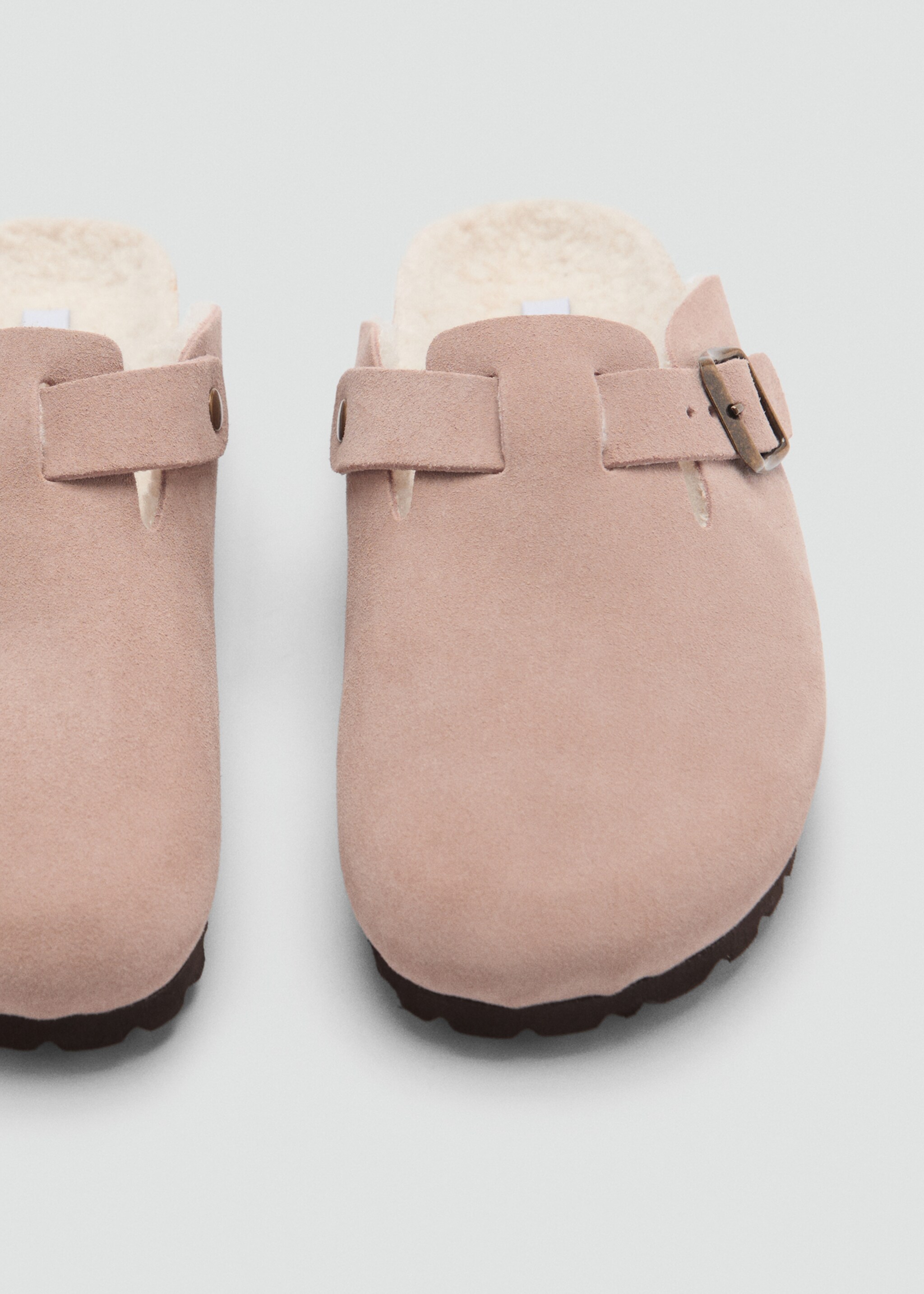 Sheepskin clogs with fur-effect lining - Details of the article 1, Pale Pink. Ref: 77065971-00.