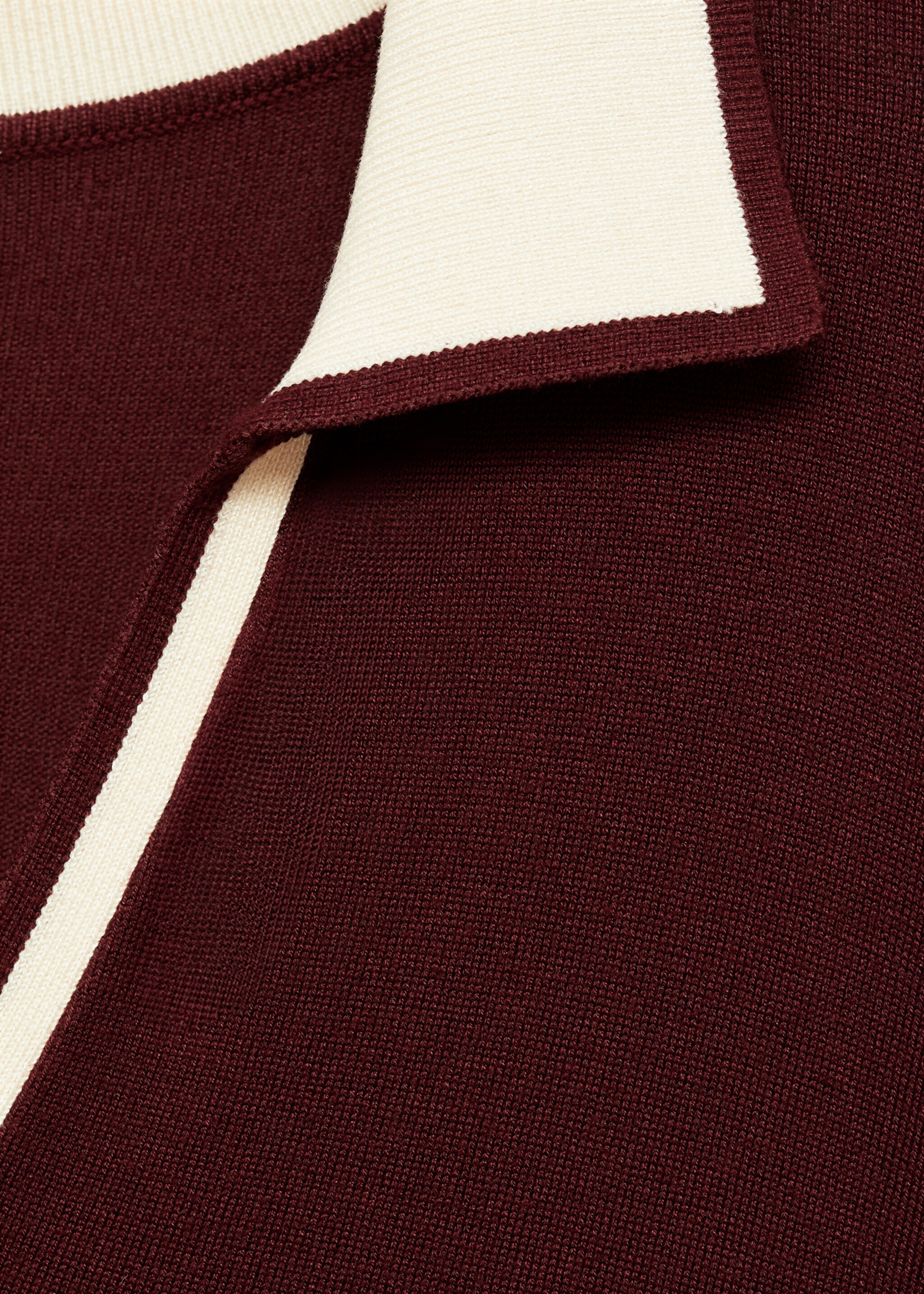 Contrast collar knit dress - Details of the article 8, Burgundy. Ref: 77065977-00.