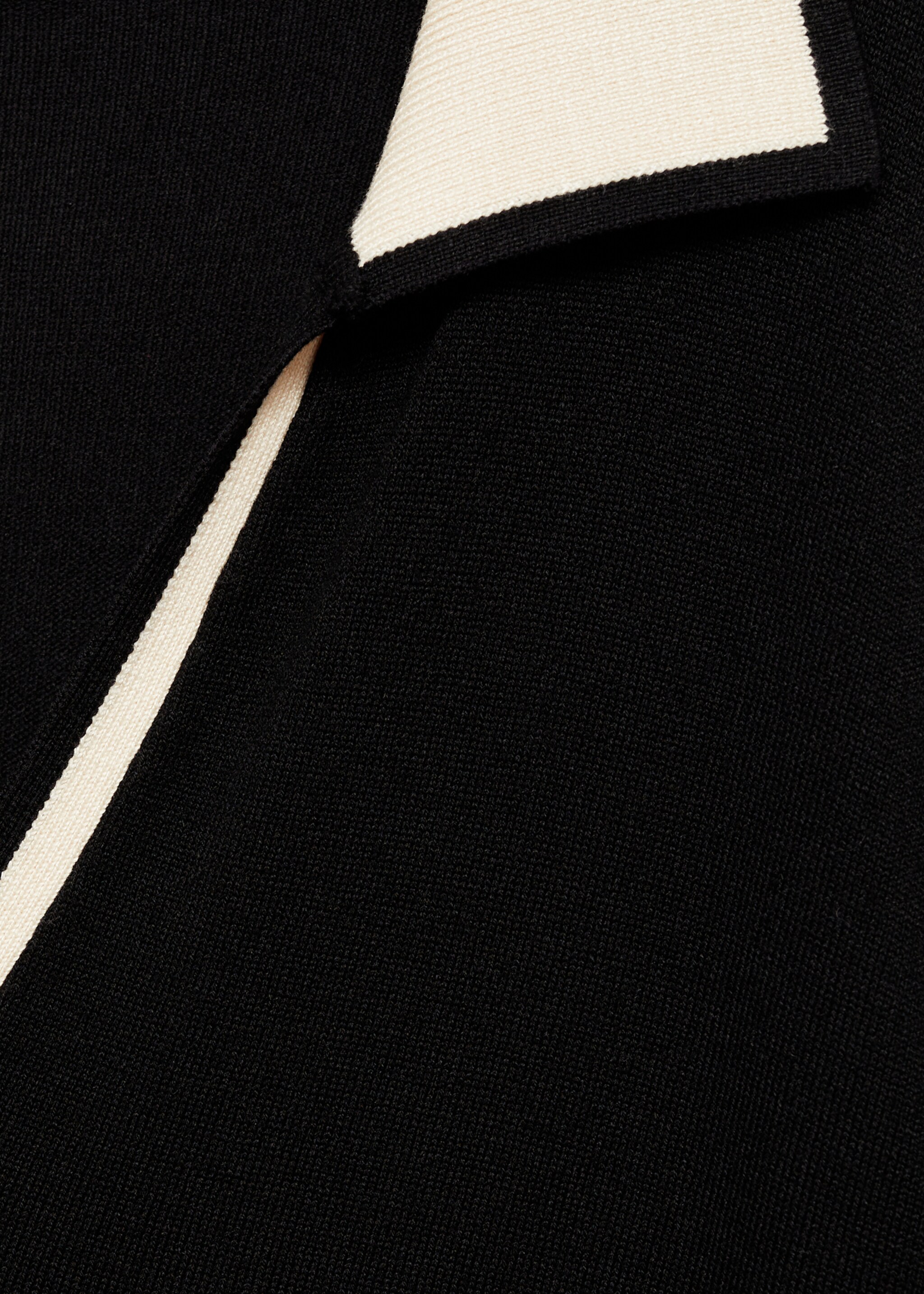 Contrast collar knit dress - Details of the article 0, Black. Ref: 77065977-00.