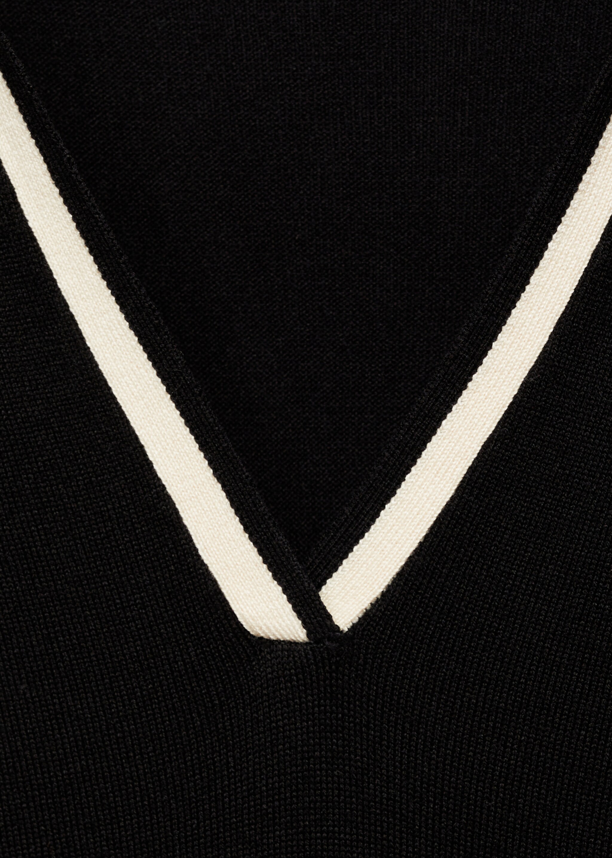 Contrast collar knit dress - Details of the article 8, Black. Ref: 77065977-00.