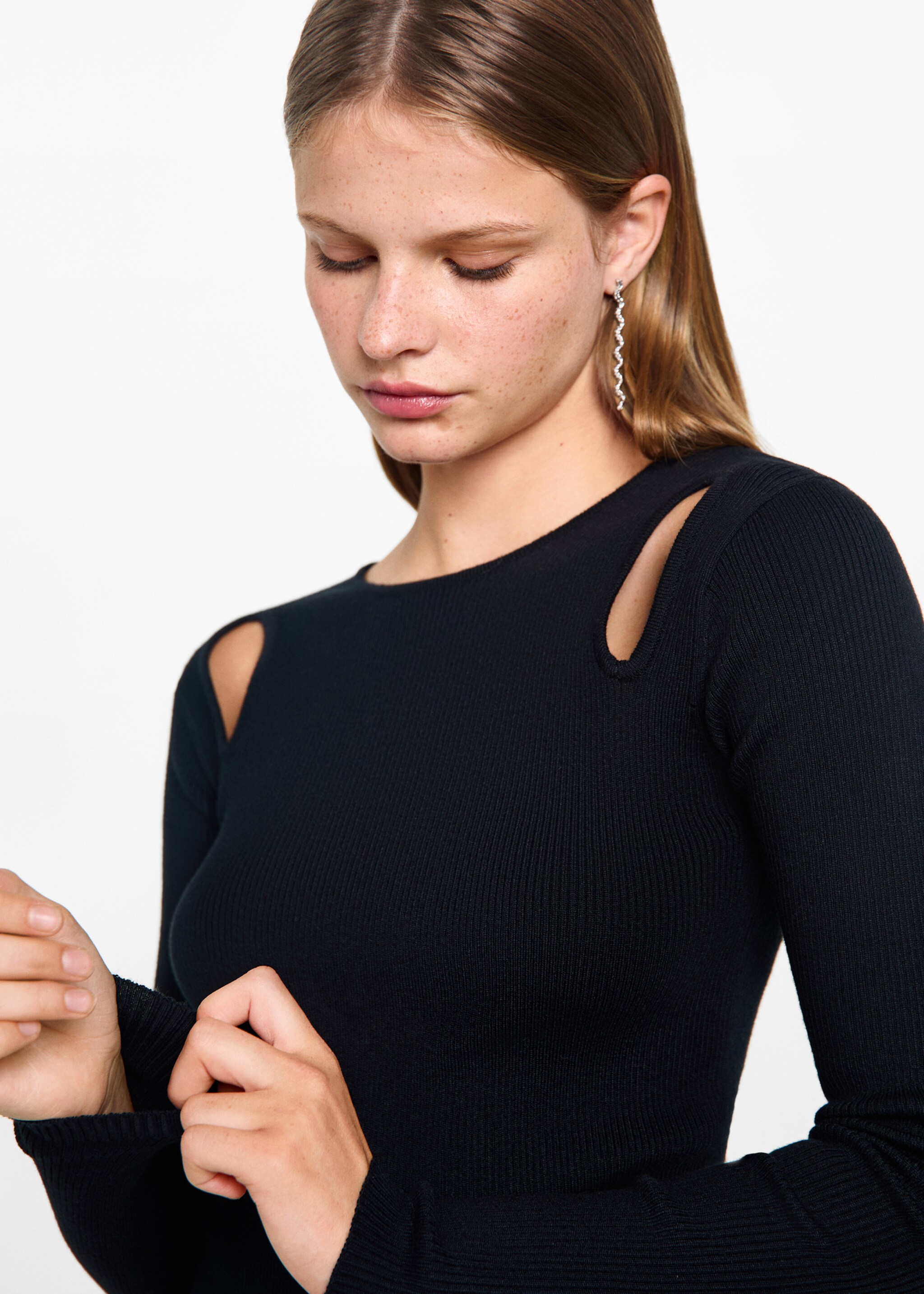 Robe maille côtelée ouvertures - Détail de l'article 1, Noir. Ref: 77065984-00.