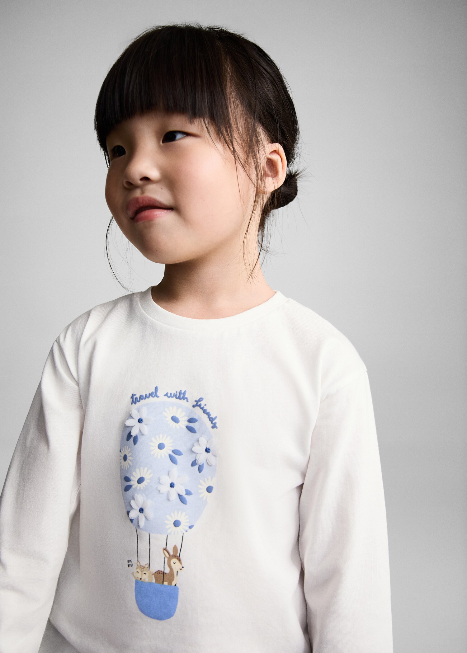 Appliqués flowers t-shirt - Details of the article 1