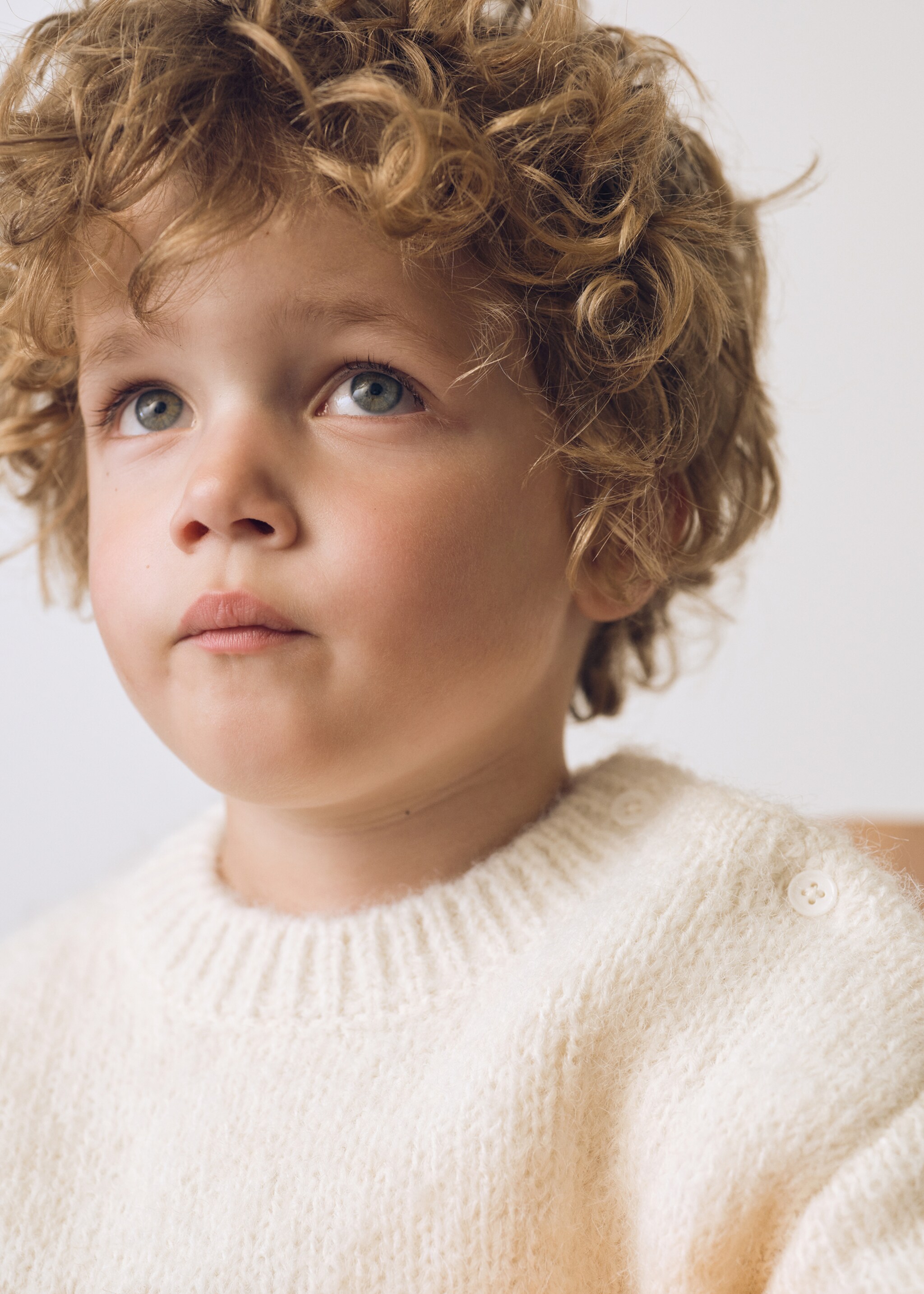 Strickpullover mit Jacquardmuster - Detail des Artikels 5, Cremeweiß. Ref: 77066344-00.