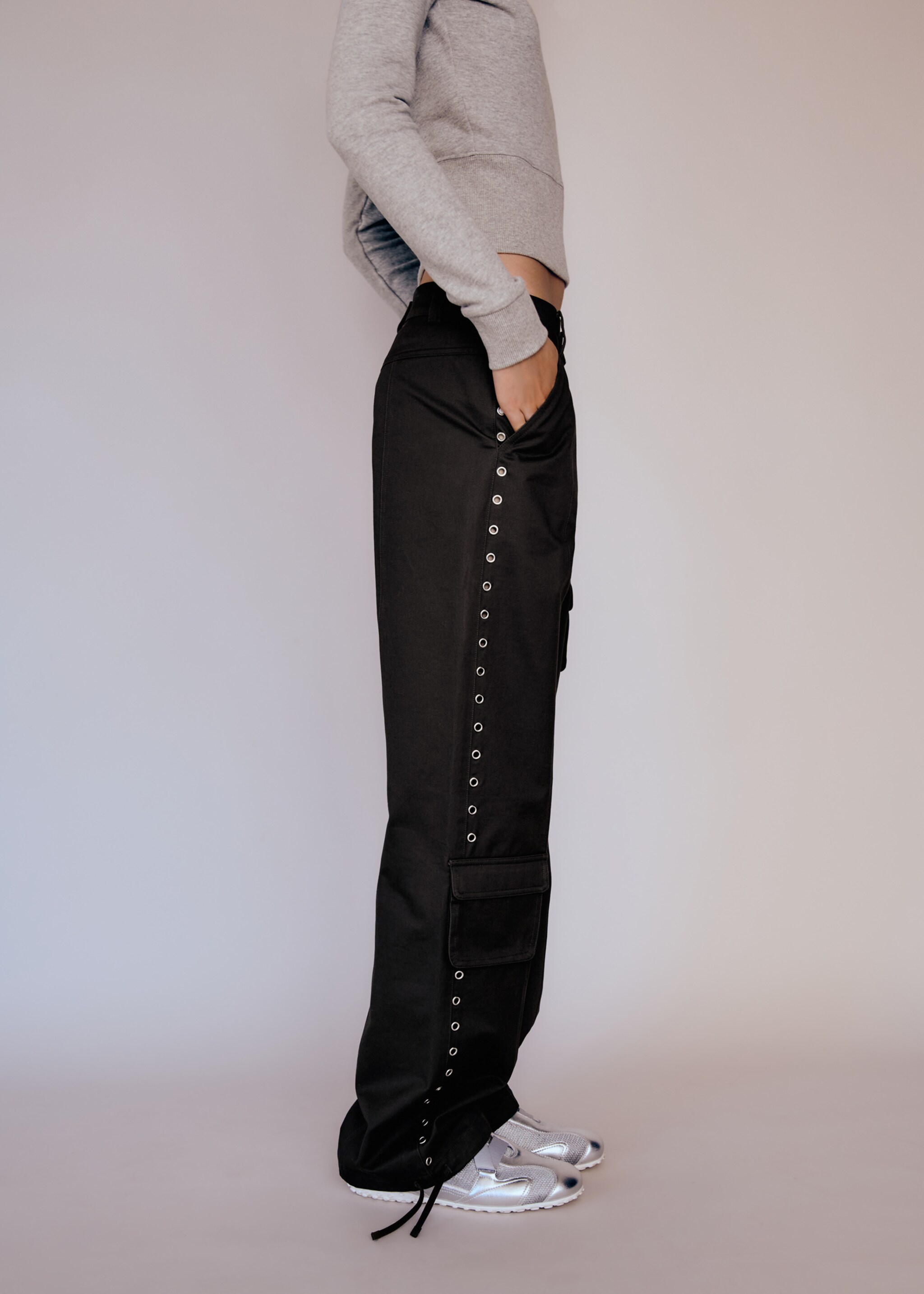Studded parachute trousers - Medium plane, Grey. Ref: 77066348-00.