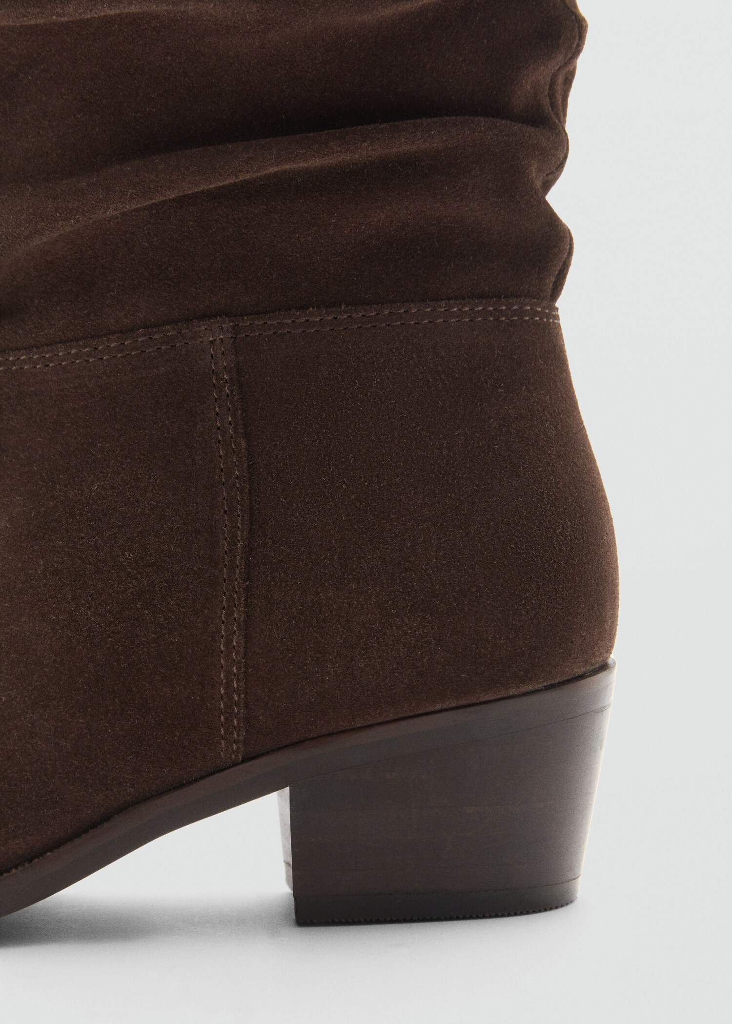 Knee-high leather boots - Details of the article 1