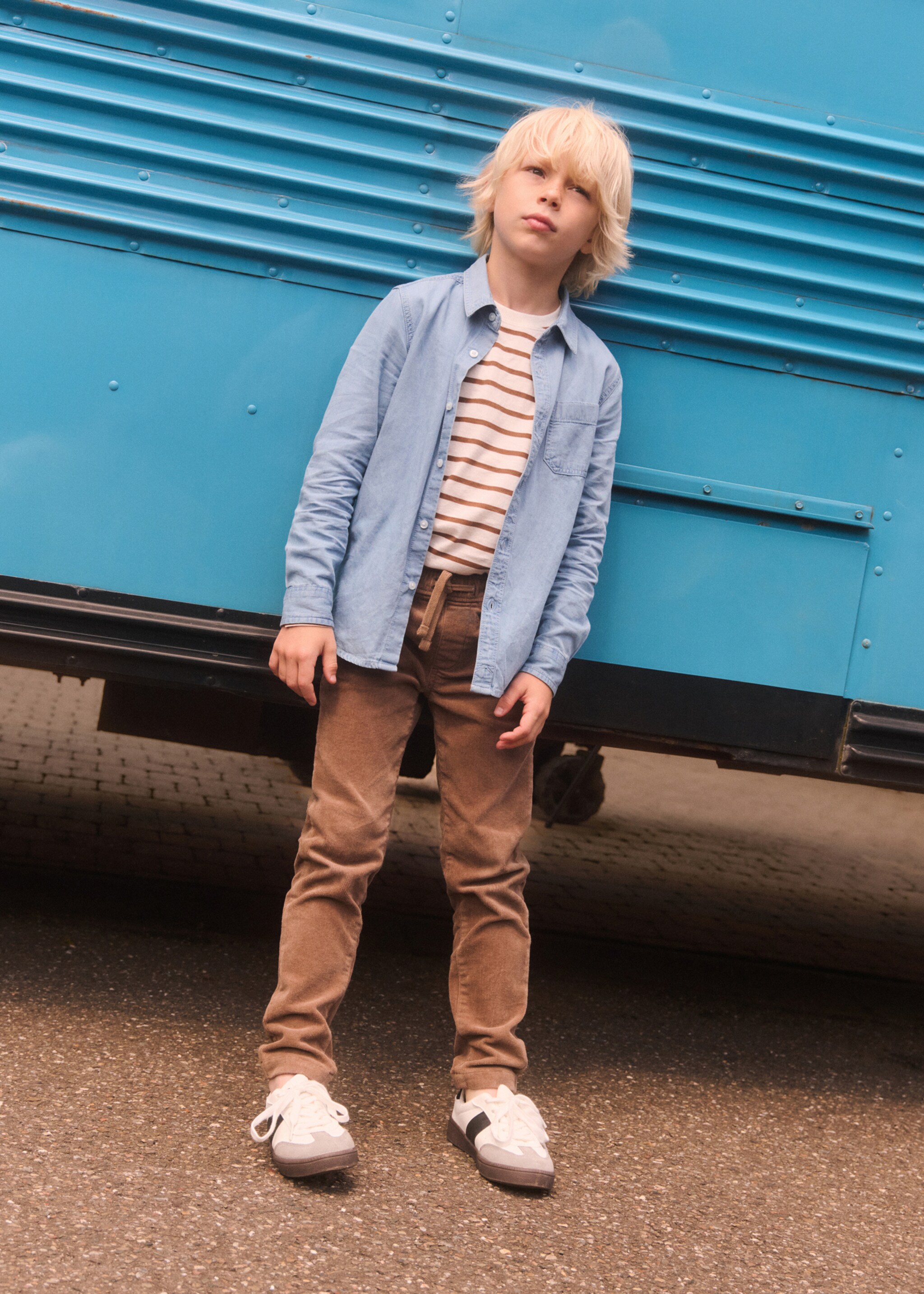Corduroy trousers with elastic waist - Details of the article 5, Brown. Ref: 77066723-00.