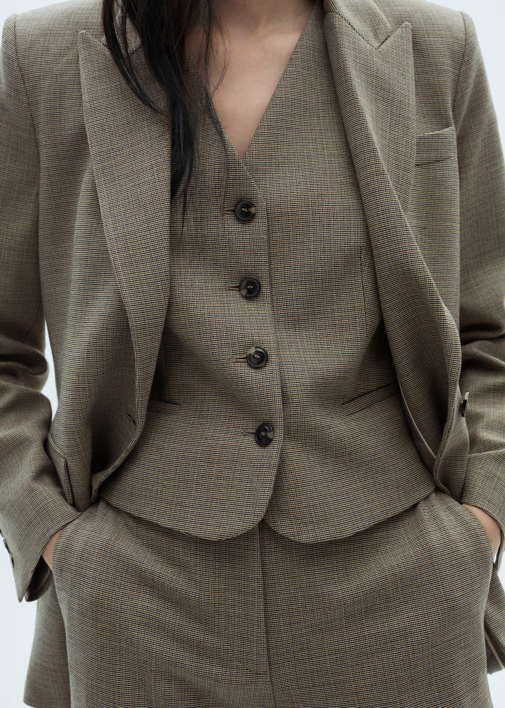 Micro-houndstooth waistcoat - Details of the article 6, Khaki. Ref: 77066724-00.