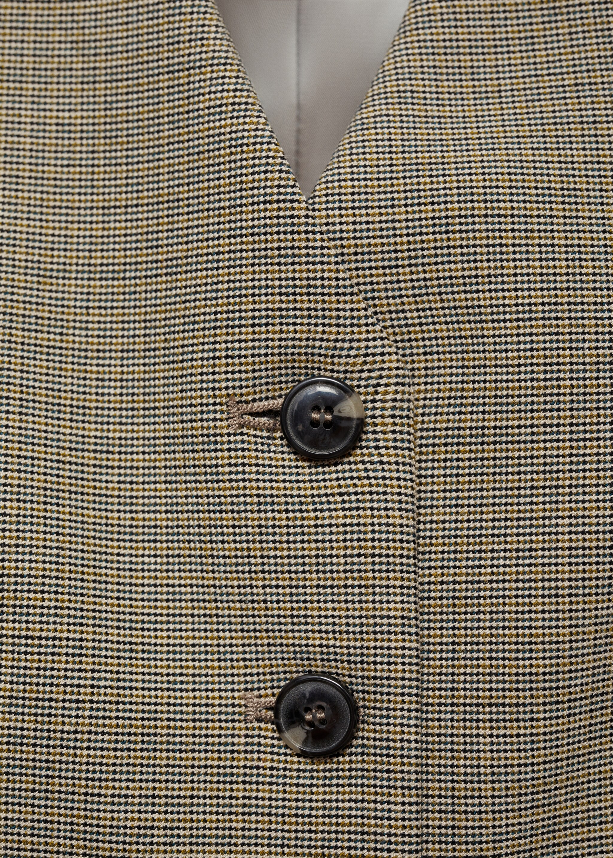 Micro-houndstooth waistcoat - Details of the article 8, Khaki. Ref: 77066724-00.