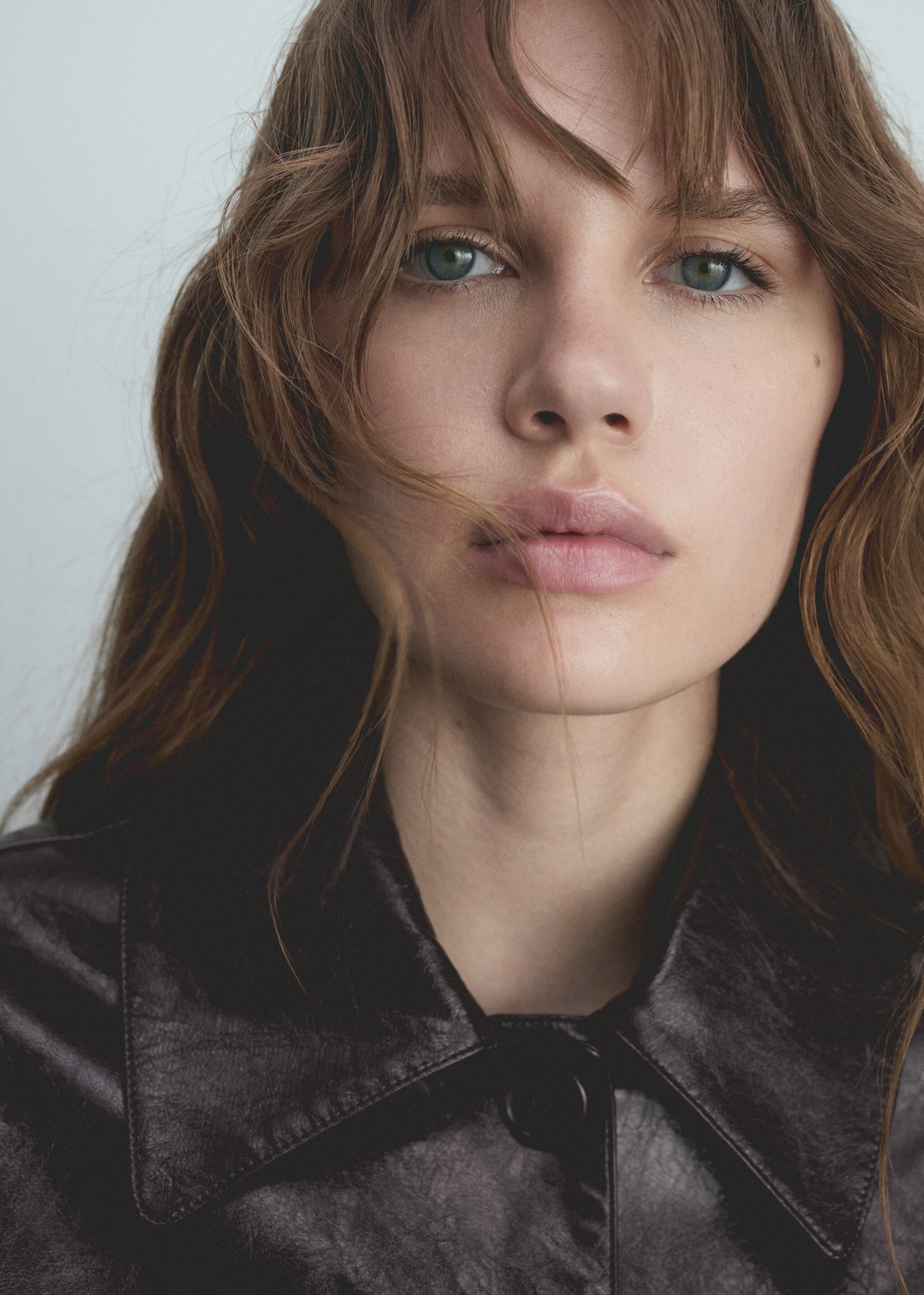 Pocket textured jacket - Details of the article 1, Burgundy. Ref: 77066726-00.