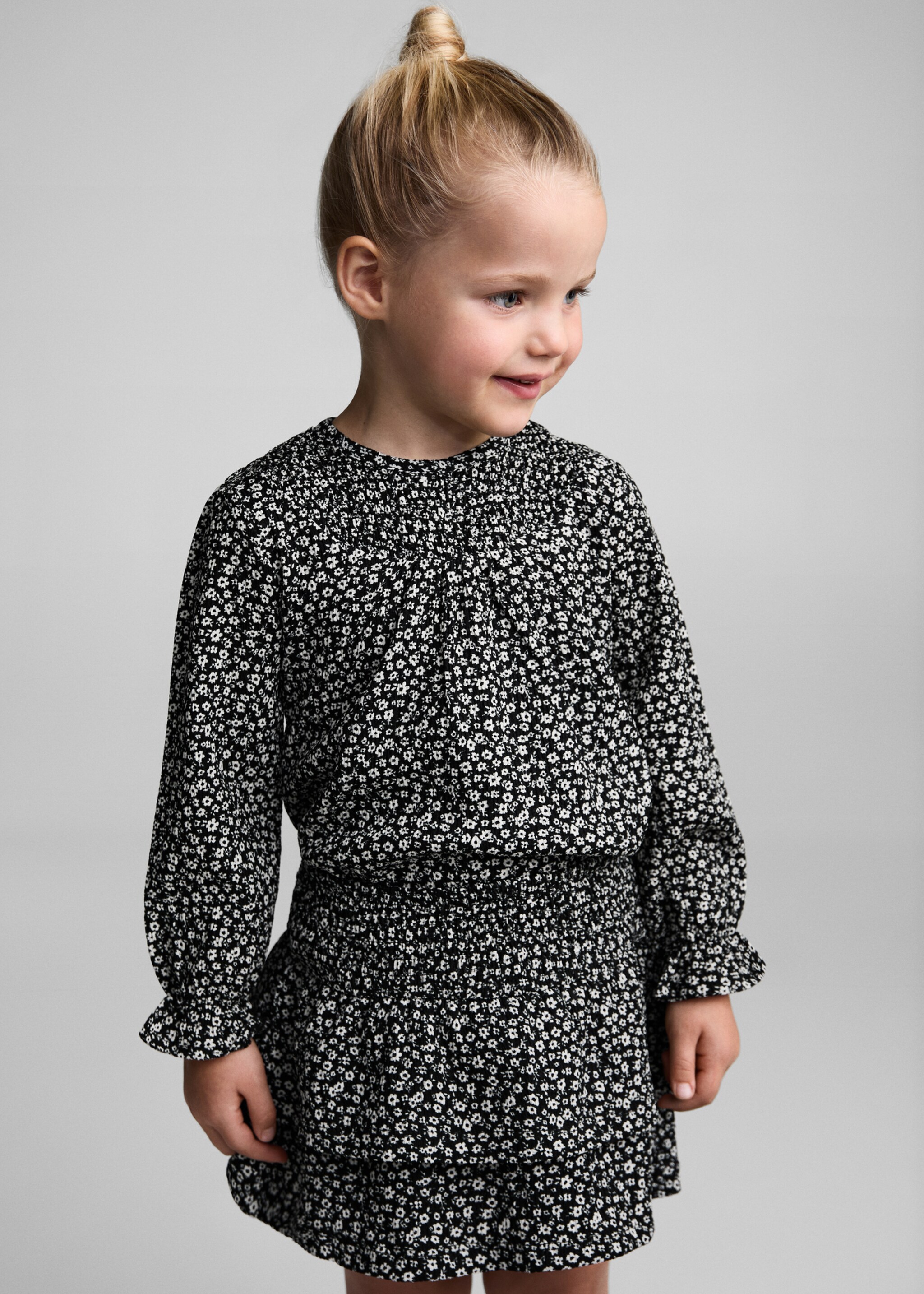 Falda flores volantes - Plano medio, Negro. Ref: 77066732-00.
