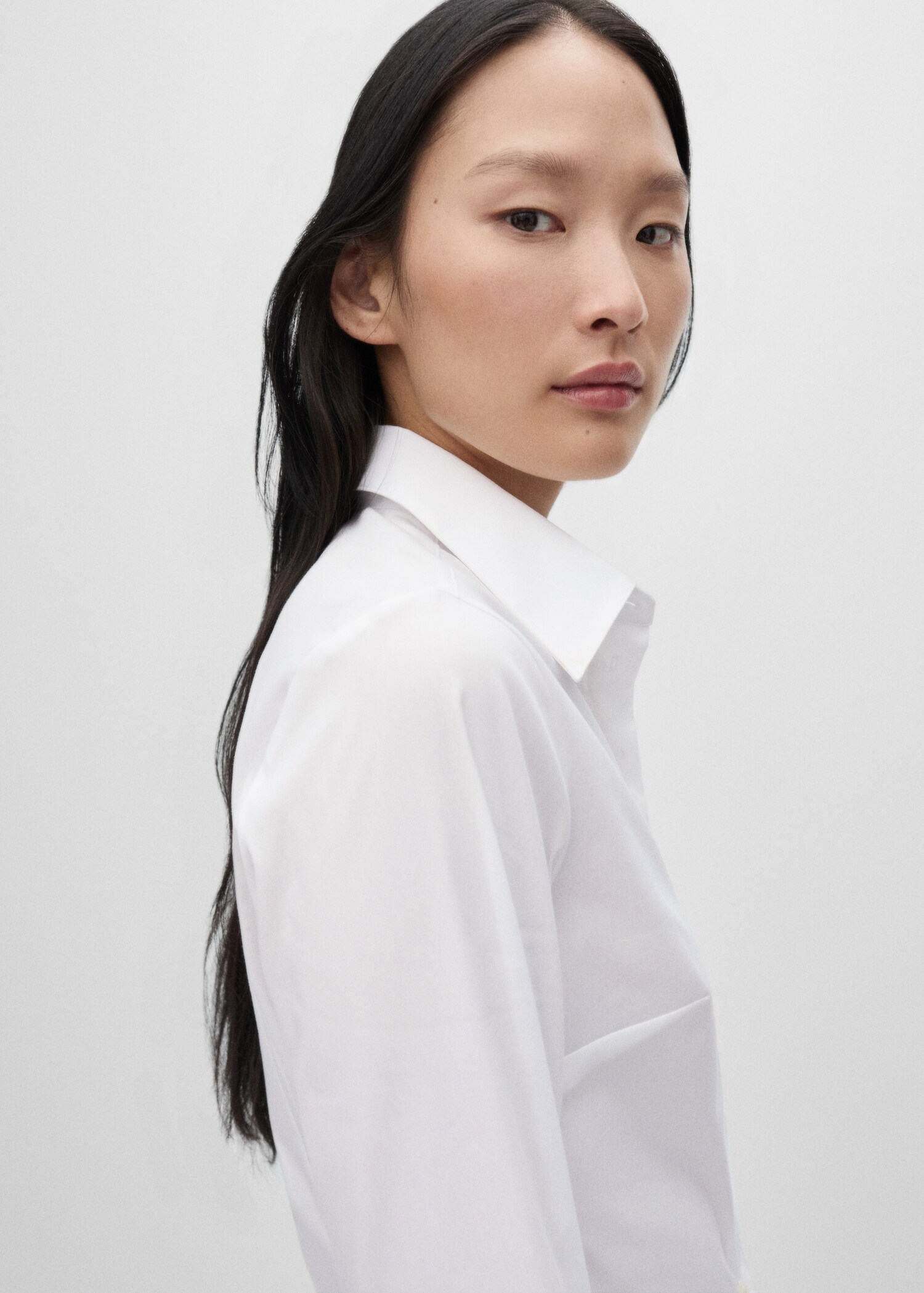 Slim-fit poplin shirt - Details of the article 1