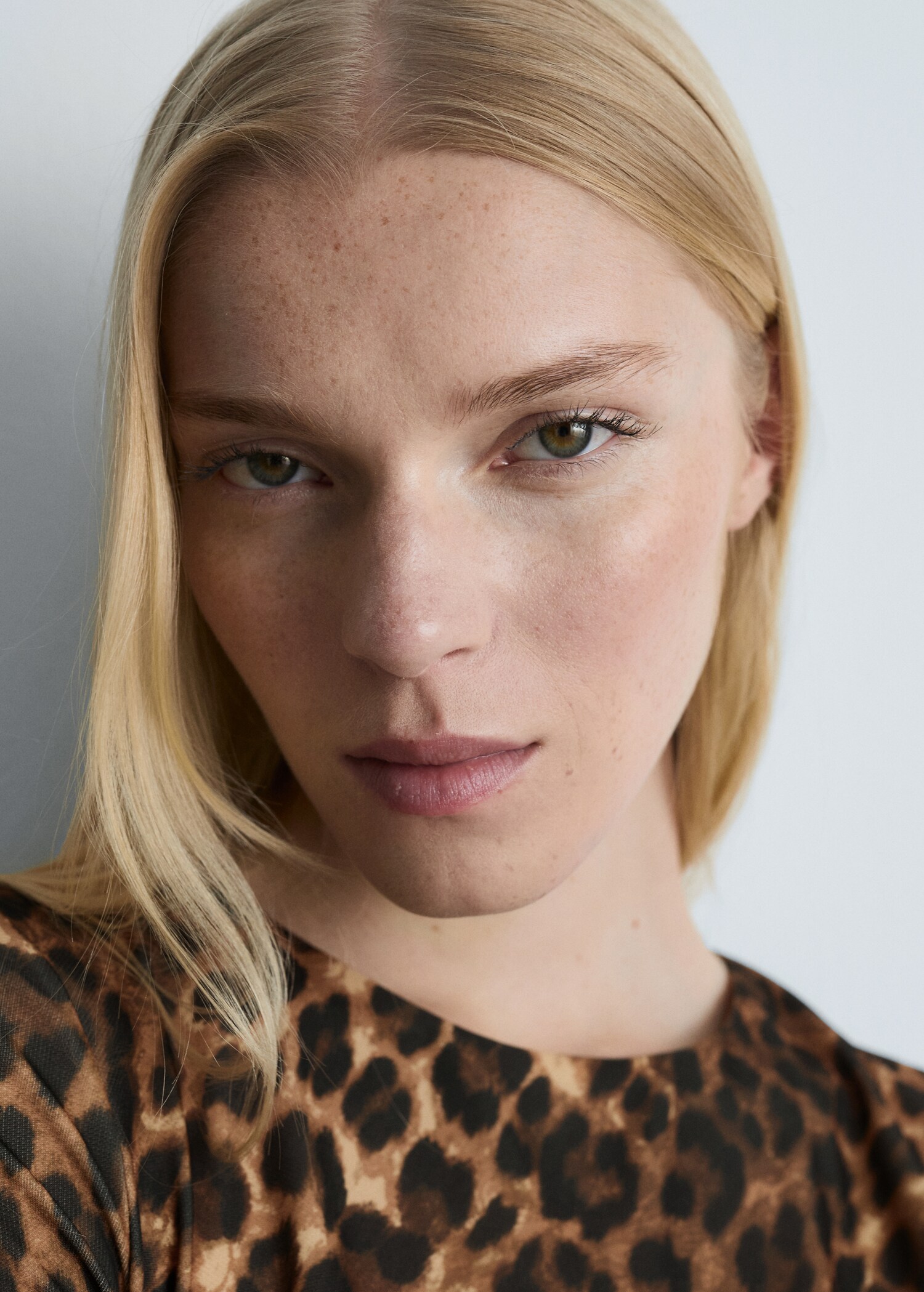 Leopard-print dress with ruffled details - Details of the article 1