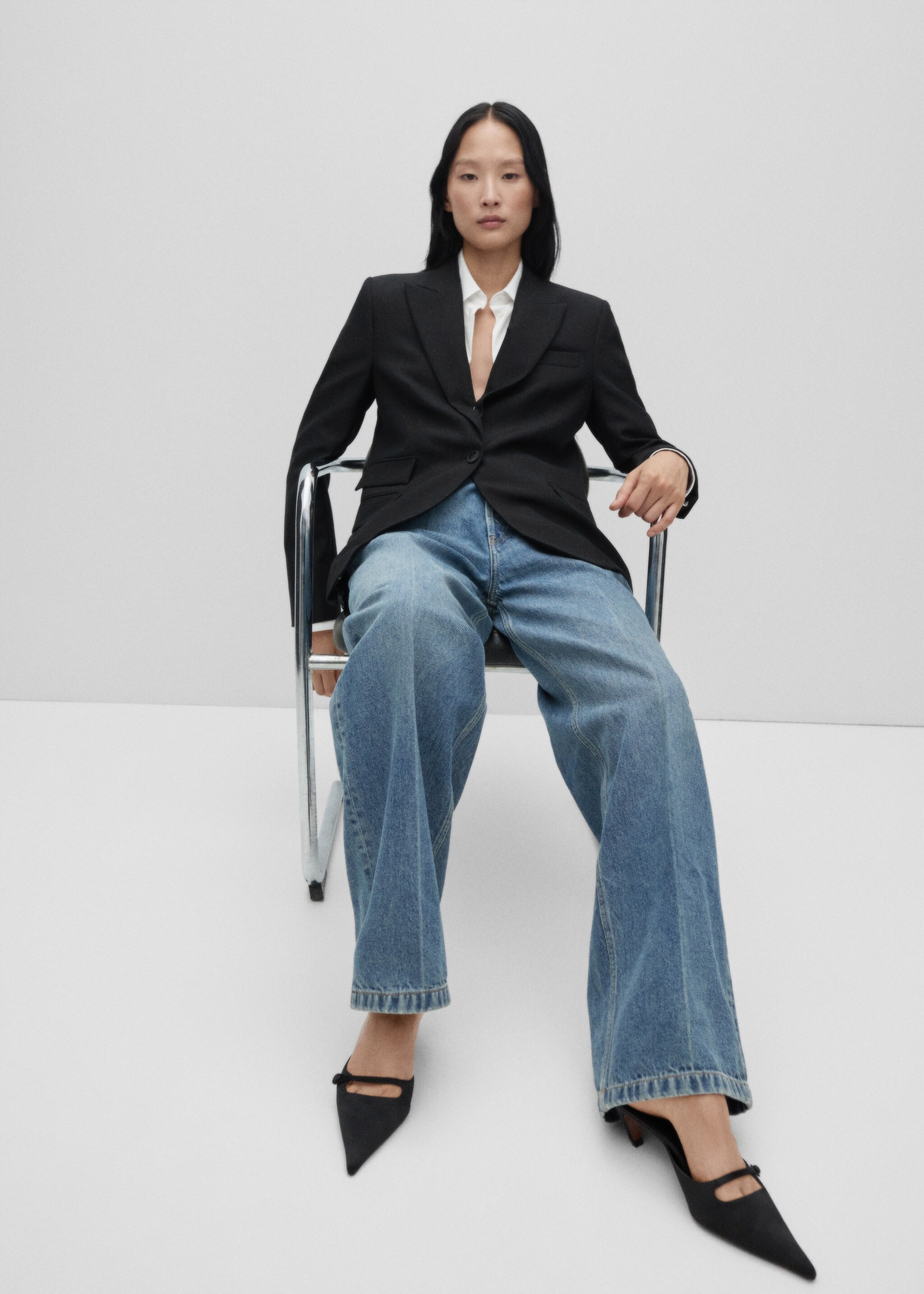 Blazer Anzug aus Wolle - Detail des Artikels 1, Schwarz. Ref: 77066757-00.