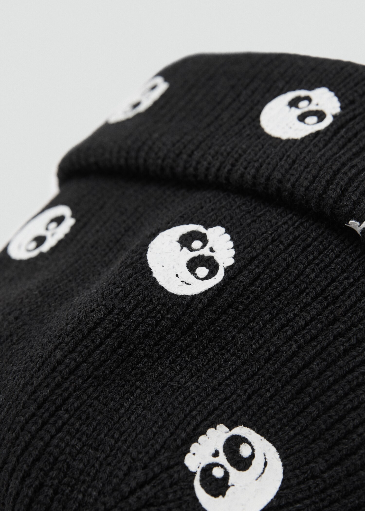 Cappello maglia teschio - Piano medio