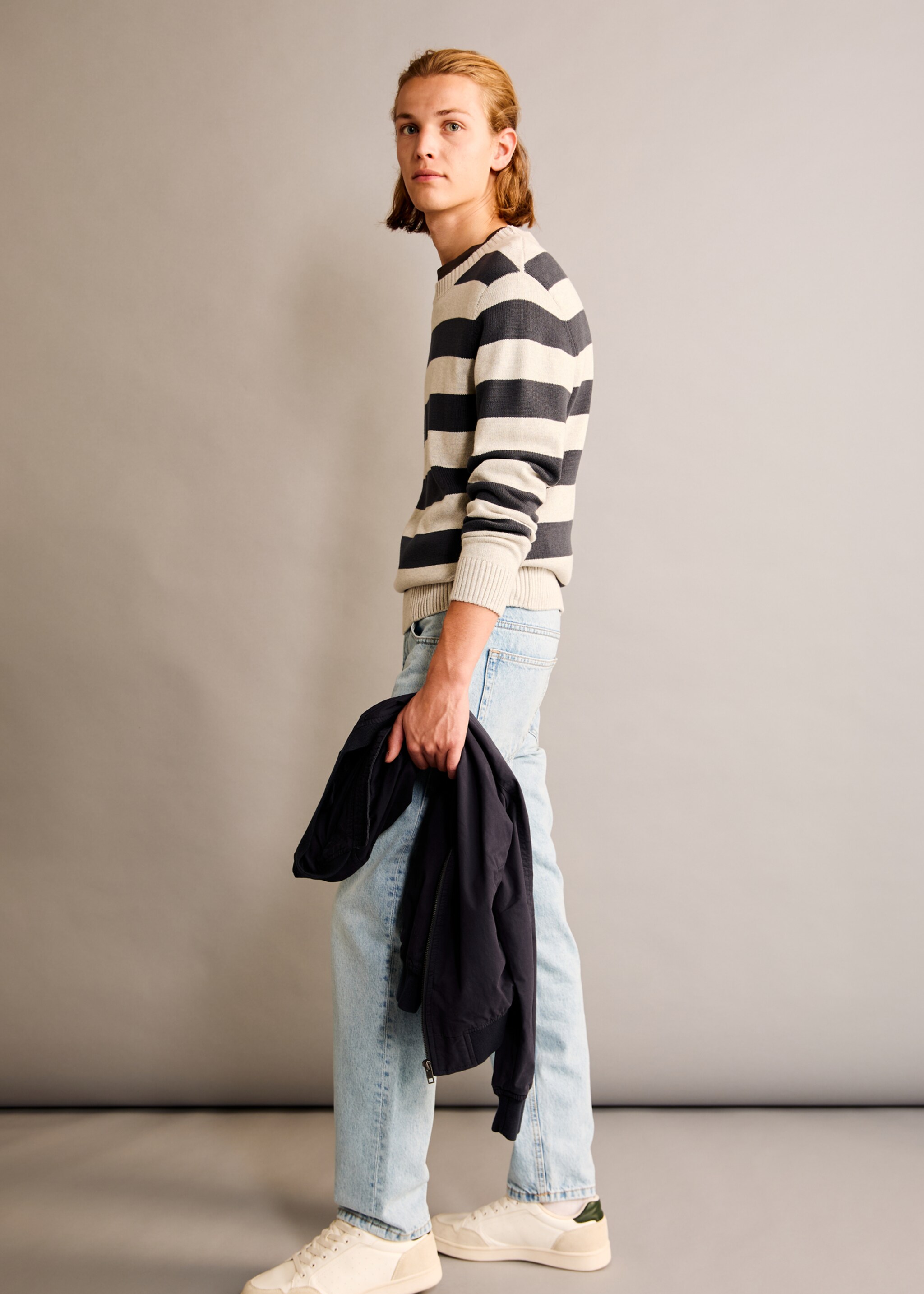 Knit striped sweater - Details of the article 6, Dark Navy. Ref: 77067128-00.