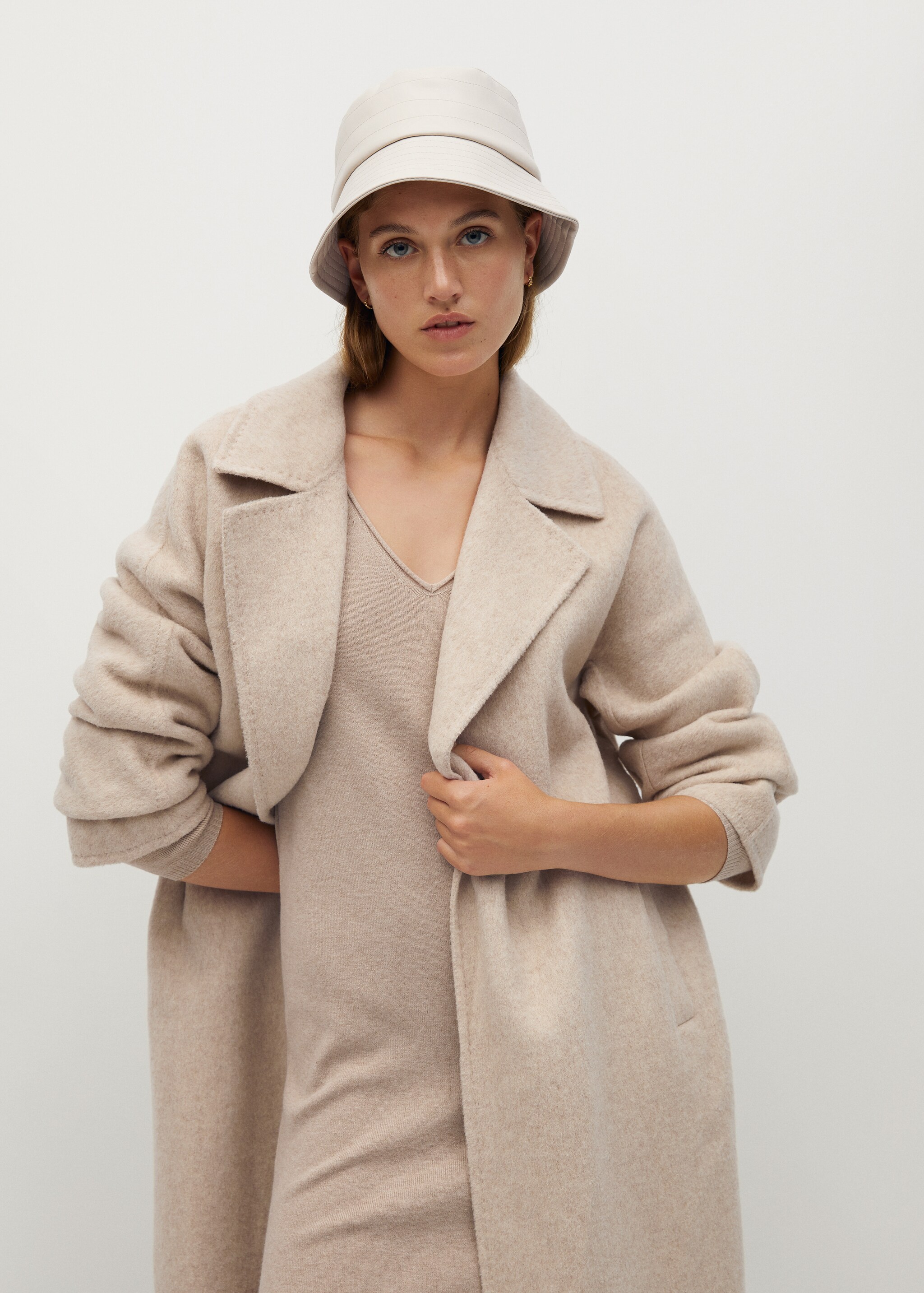 Fine knitted dress - Details of the article 3