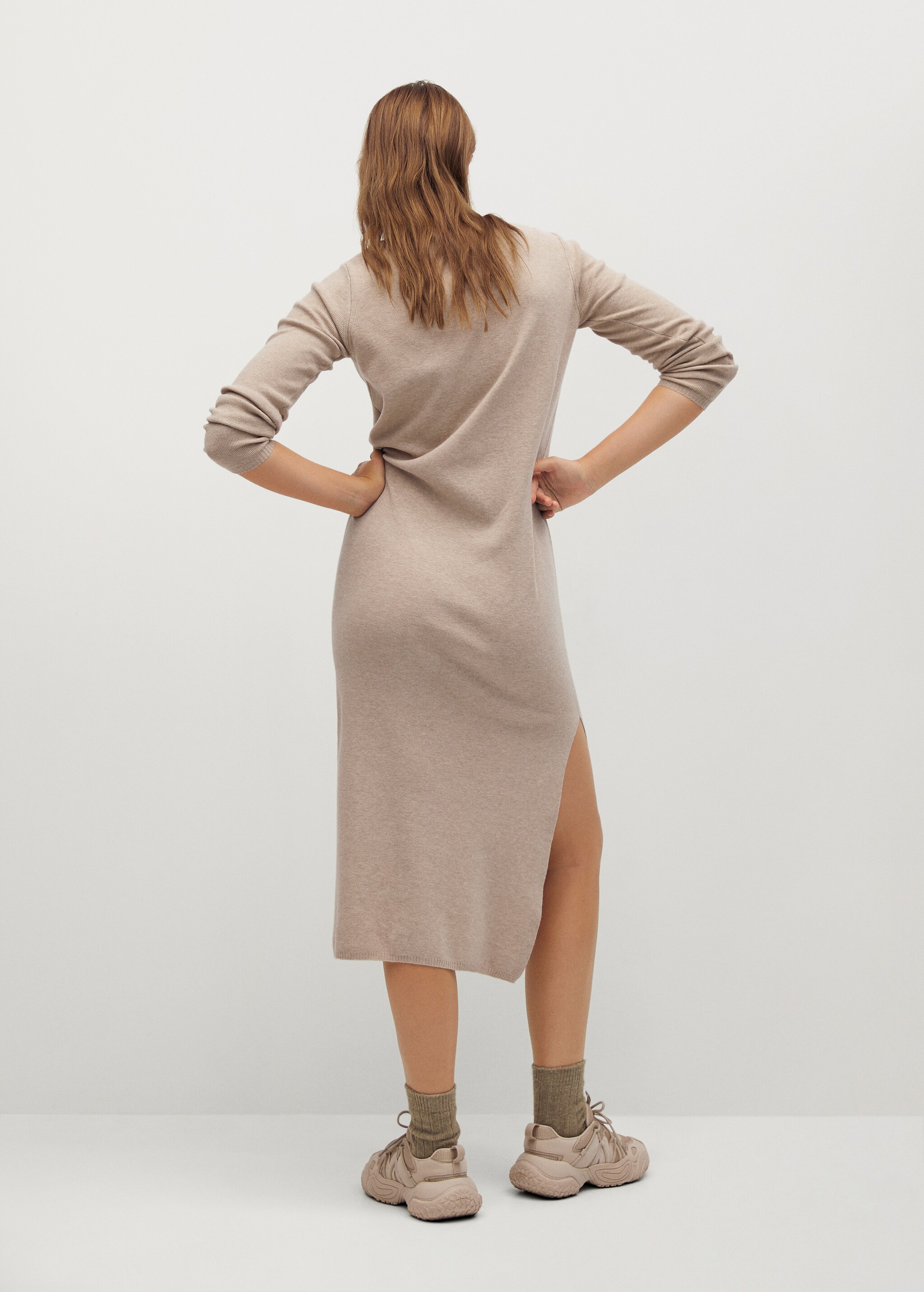Fine knitted dress - Reverse of the article