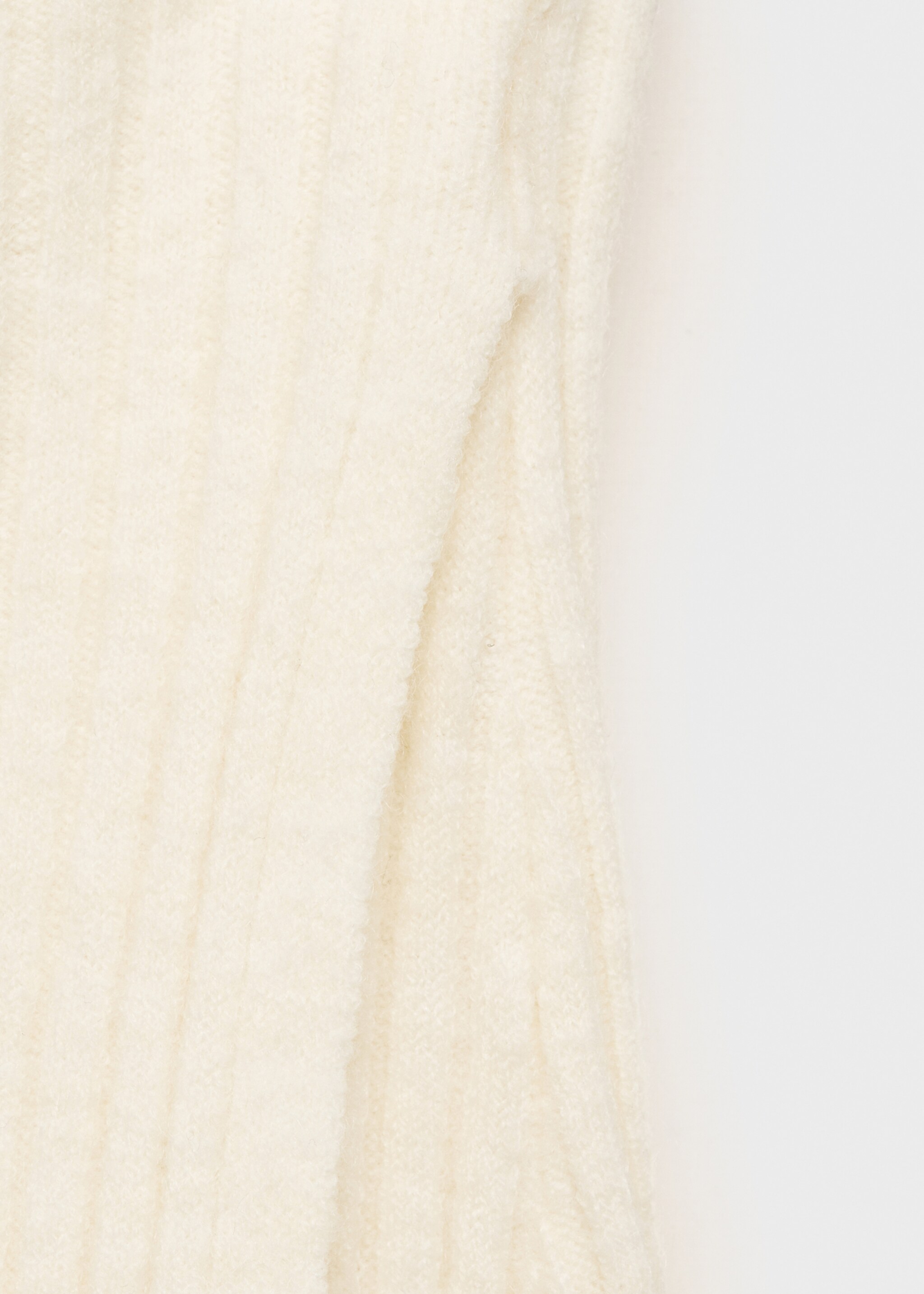 Gebreide overslagrok - Detail van het artikel 8, Ecru. Ref: 77067659-00.