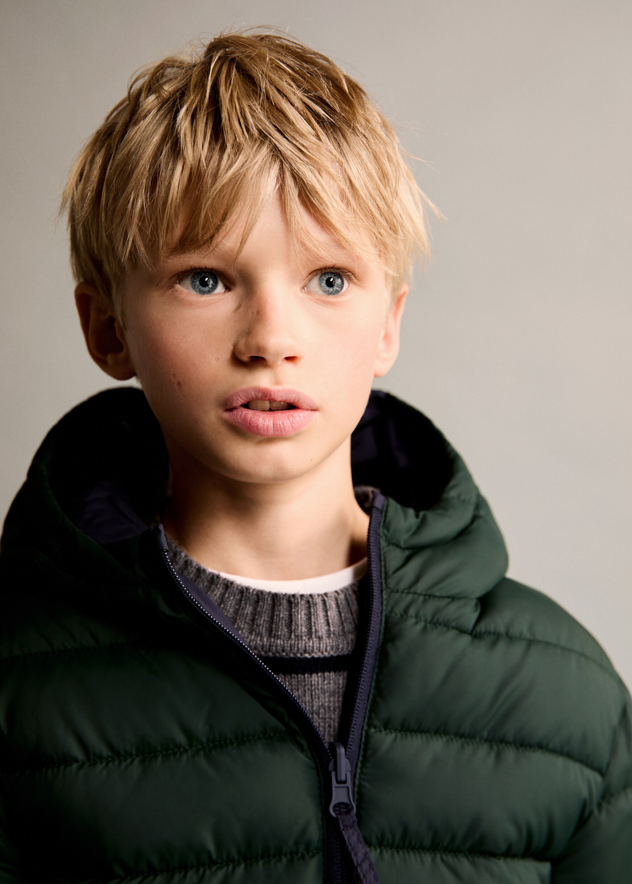 Quilted reversible anorak - Details of the article 1, Dark Green. Ref: 77067660-00.