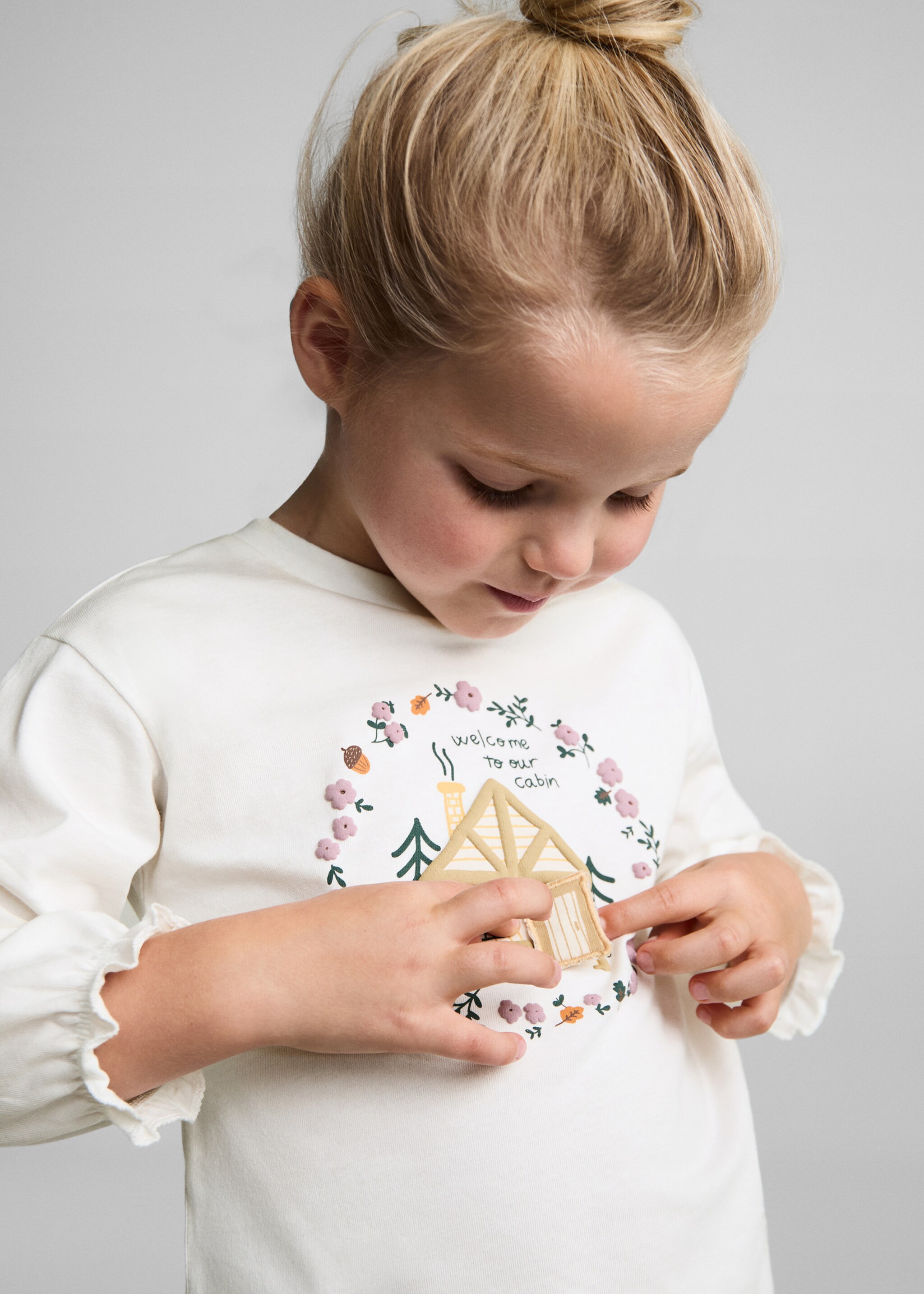 Long-sleeved t-shirt with embossed print - Details of the article 1, Off White. Ref: 77067665-00.