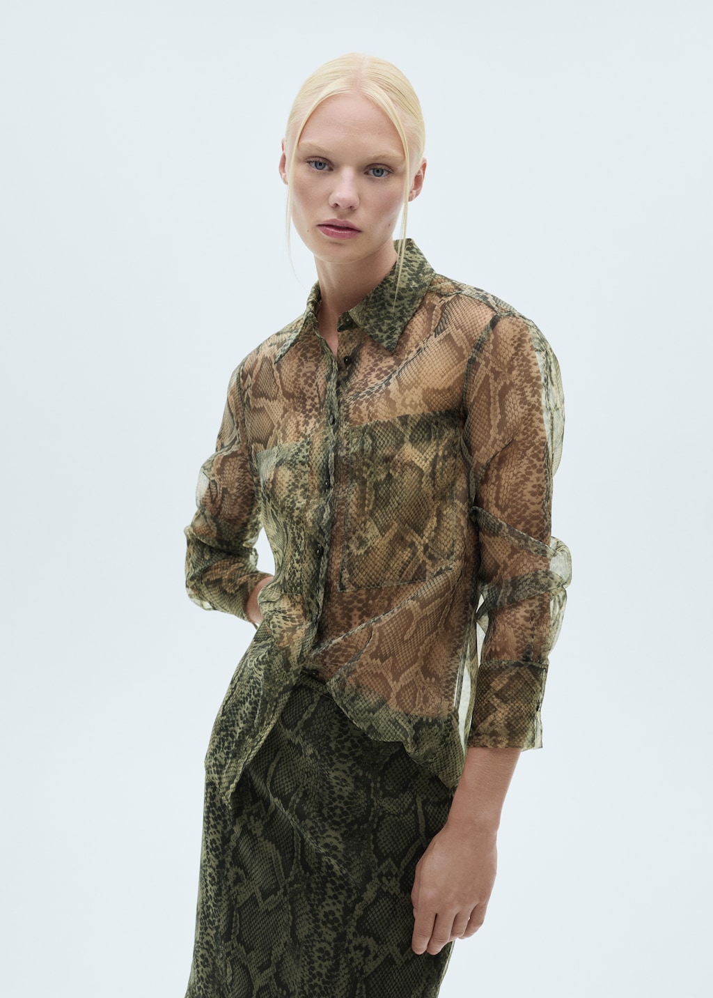 Maglia Donna in tulle semitrasparente e vellutino Jadea Galà 4688 Maglia Donna in tulle semitrasparente e vellutino Jadea Galà 4688