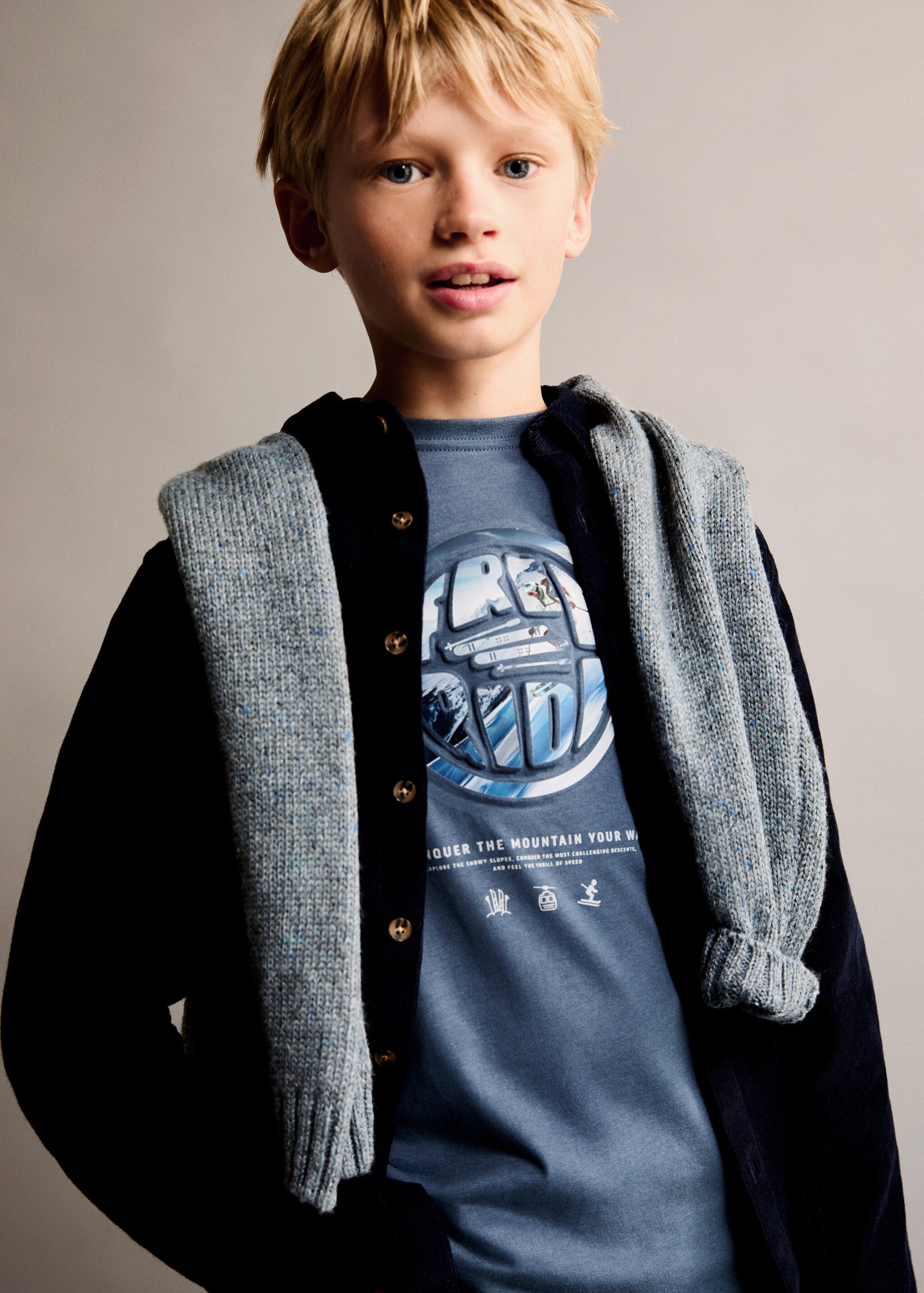 Embossed details printed t-shirt - Details of the article 1, Blue. Ref: 77067667-00.