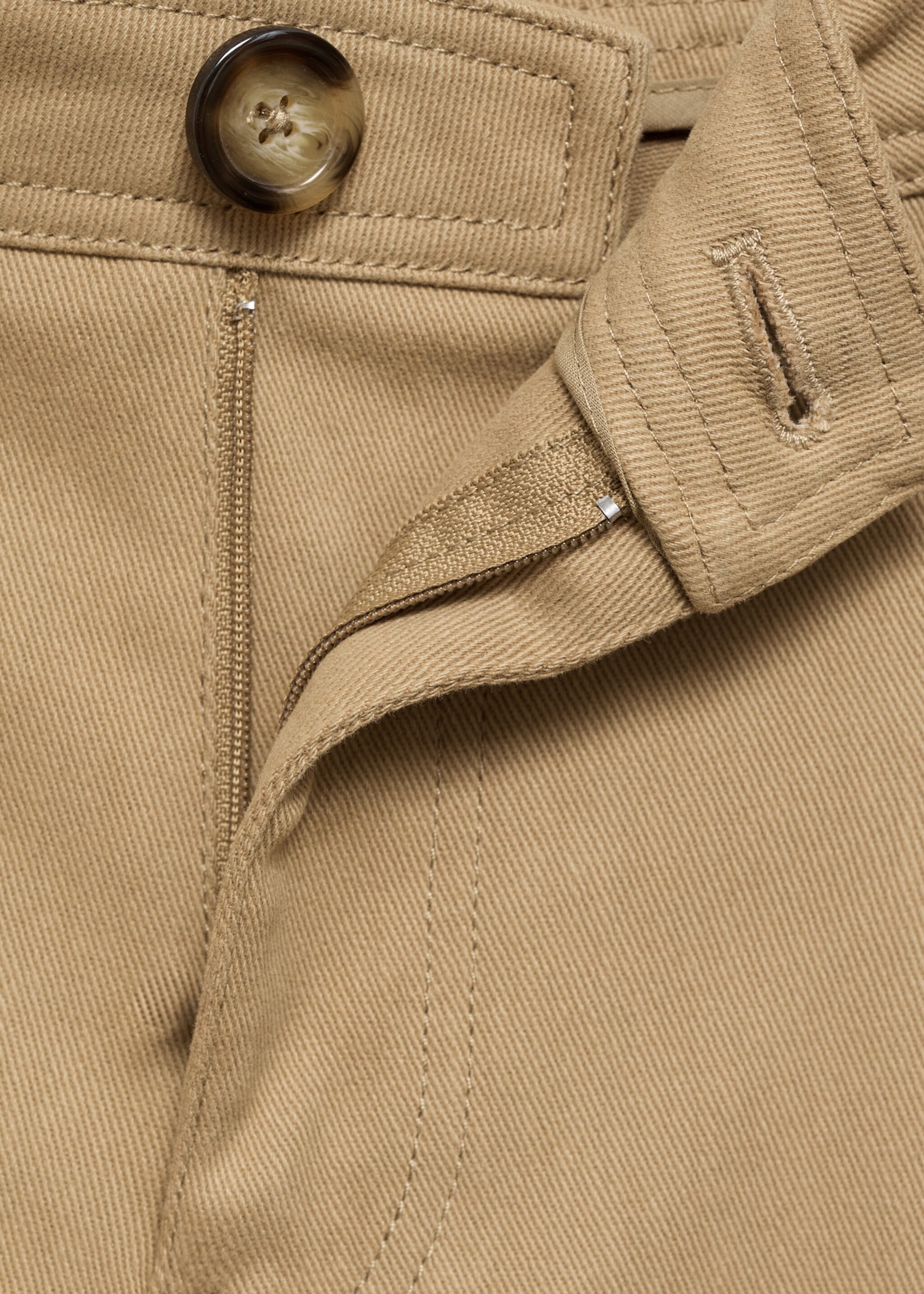 Pantalon empiècements contrastants - Détail de l'article 8, Beige. Ref: 77067670-00.