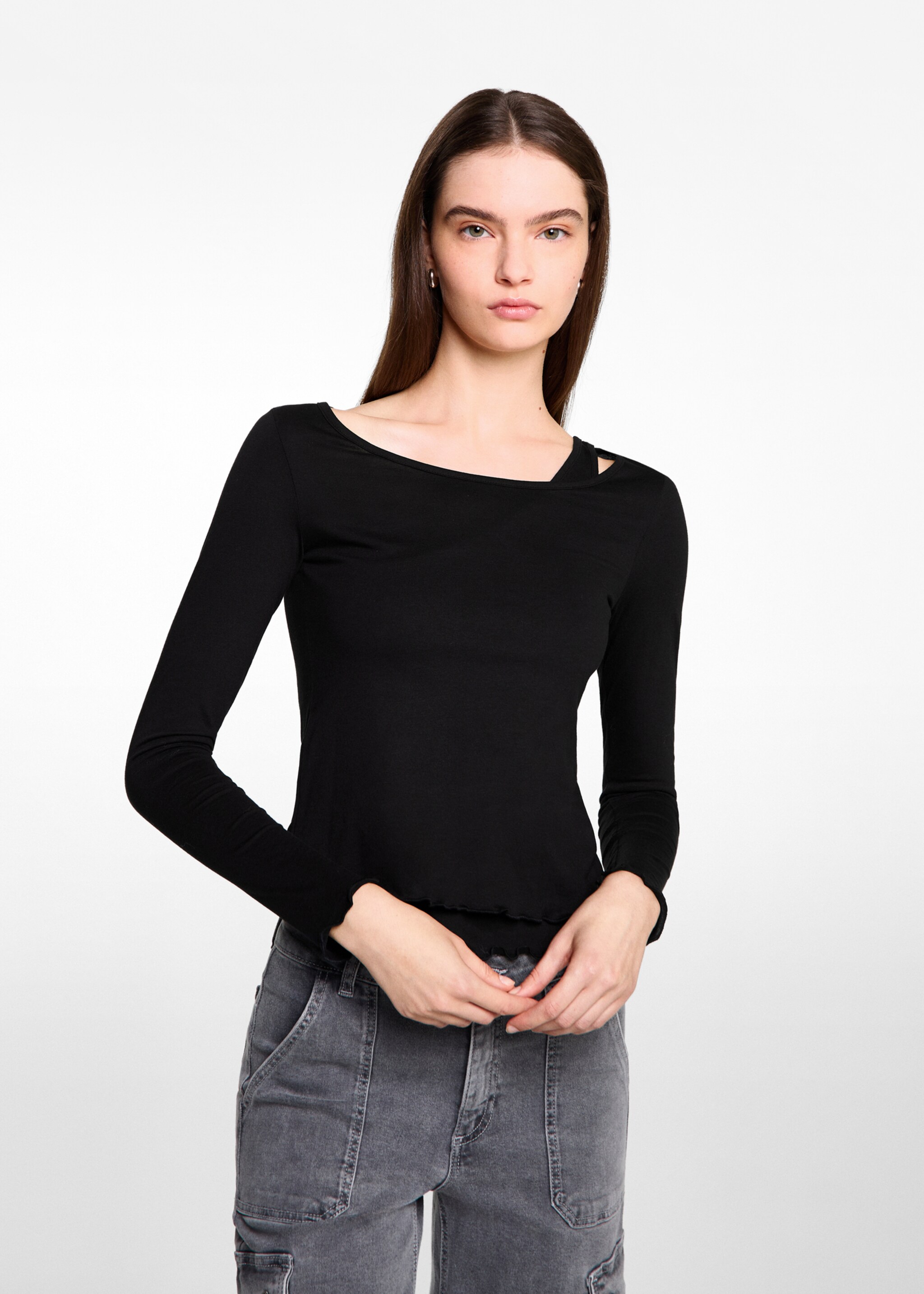 Long-sleeved t-shirt with strap - Medium plane, Black. Ref: 77067687-00.