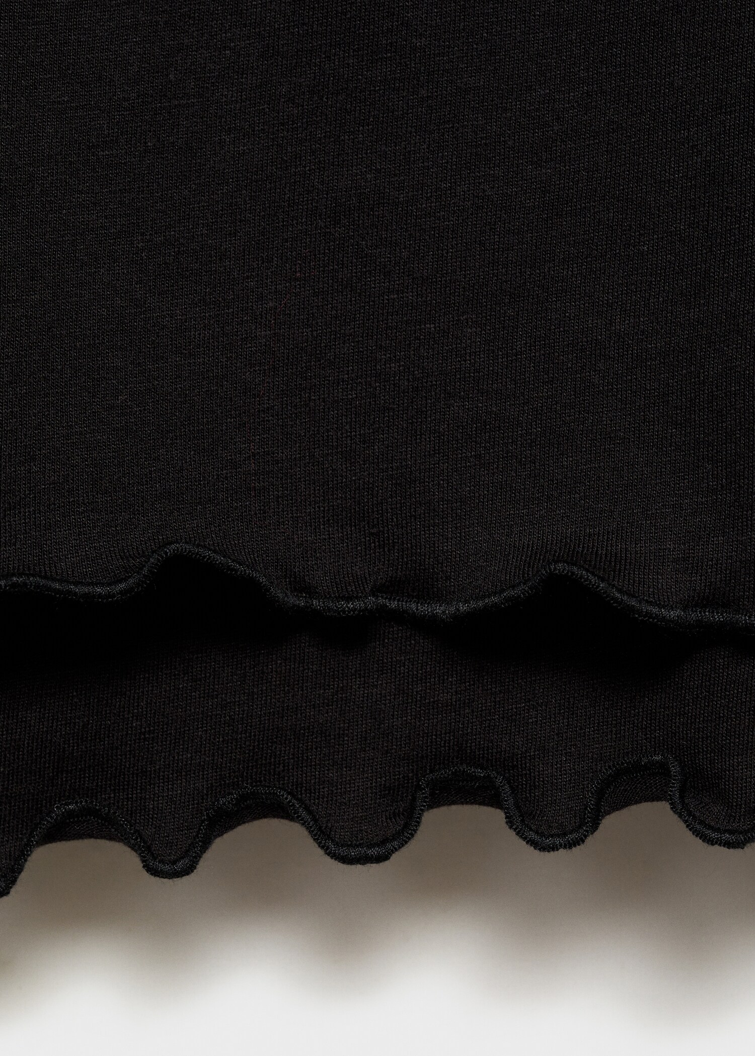 Long-sleeved t-shirt with strap - Details of the article 0