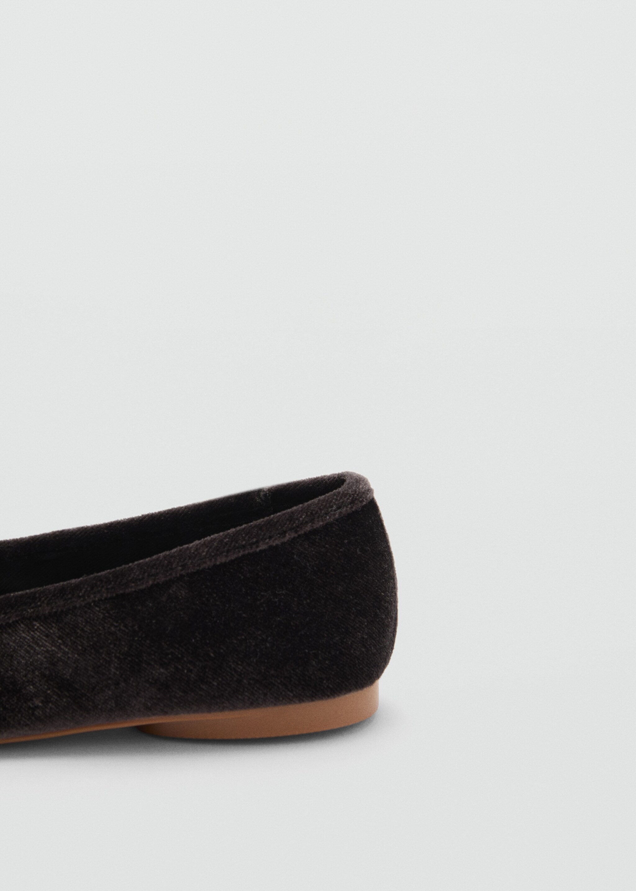 Samt-Ballerinas - Detail des Artikels 1, Kaffeebraun. Ref: 77067697-00.