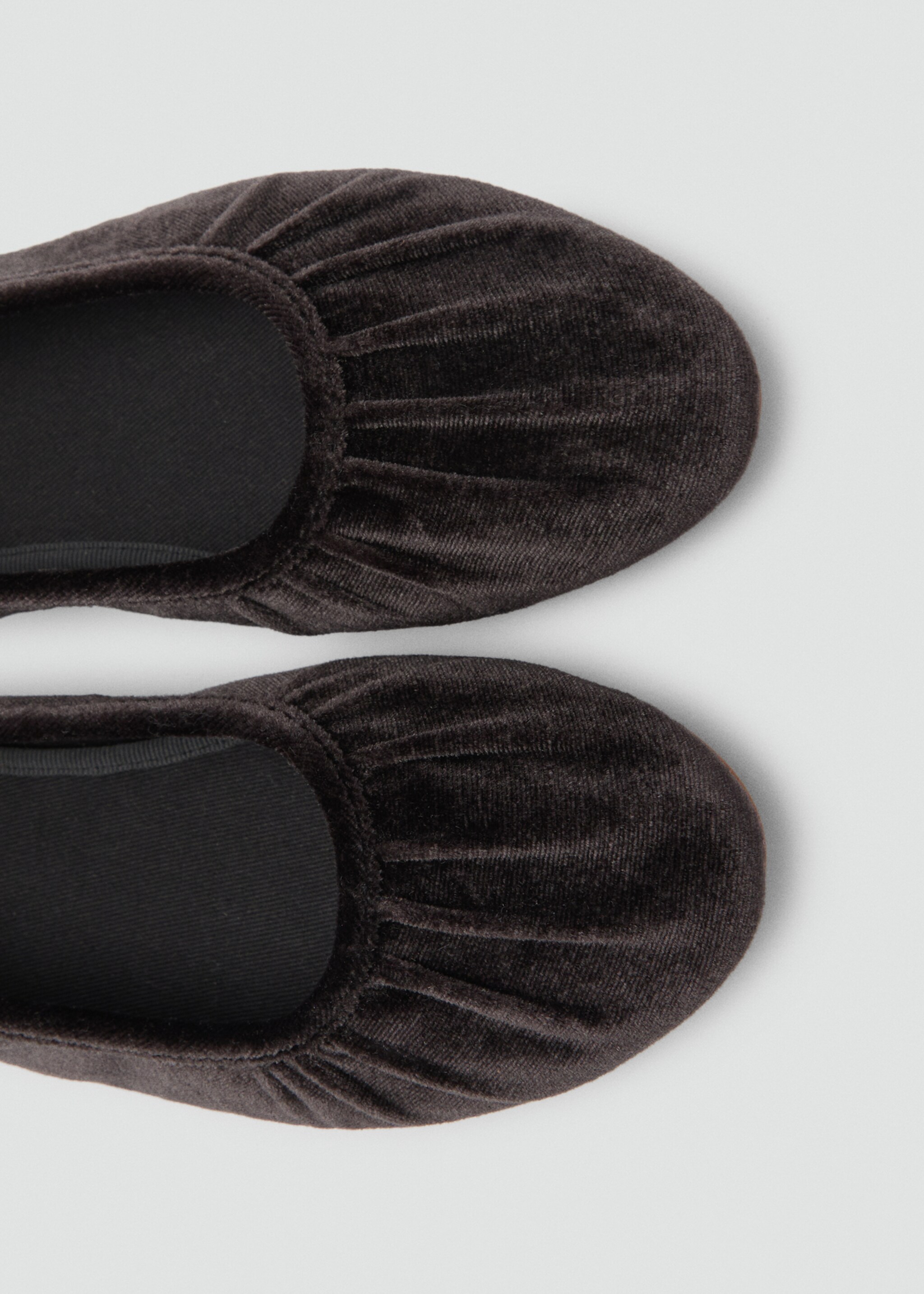 Samt-Ballerinas - Detail des Artikels 2, Kaffeebraun. Ref: 77067697-00.