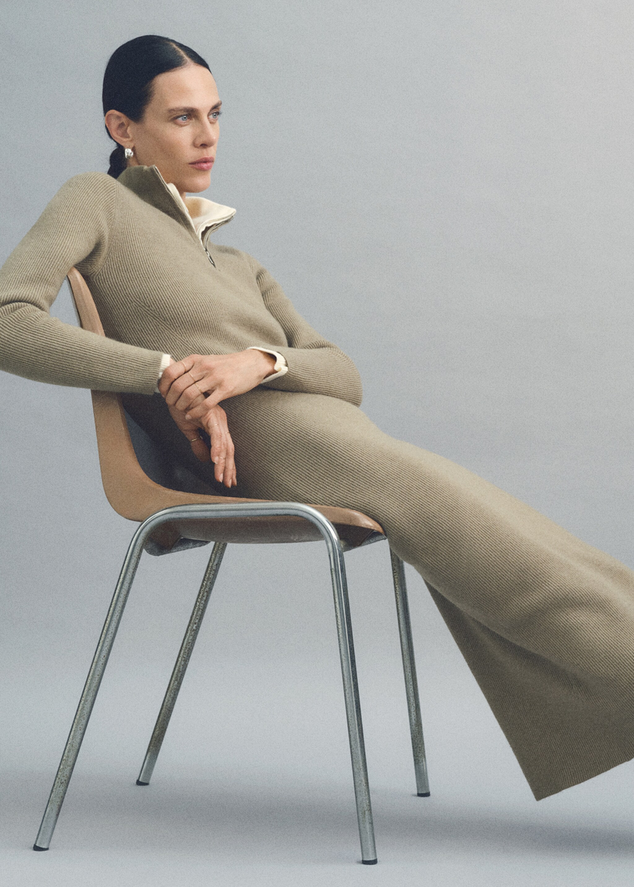 Zip Knitted dress - Details of the article 6, Khaki. Ref: 77067698-00.