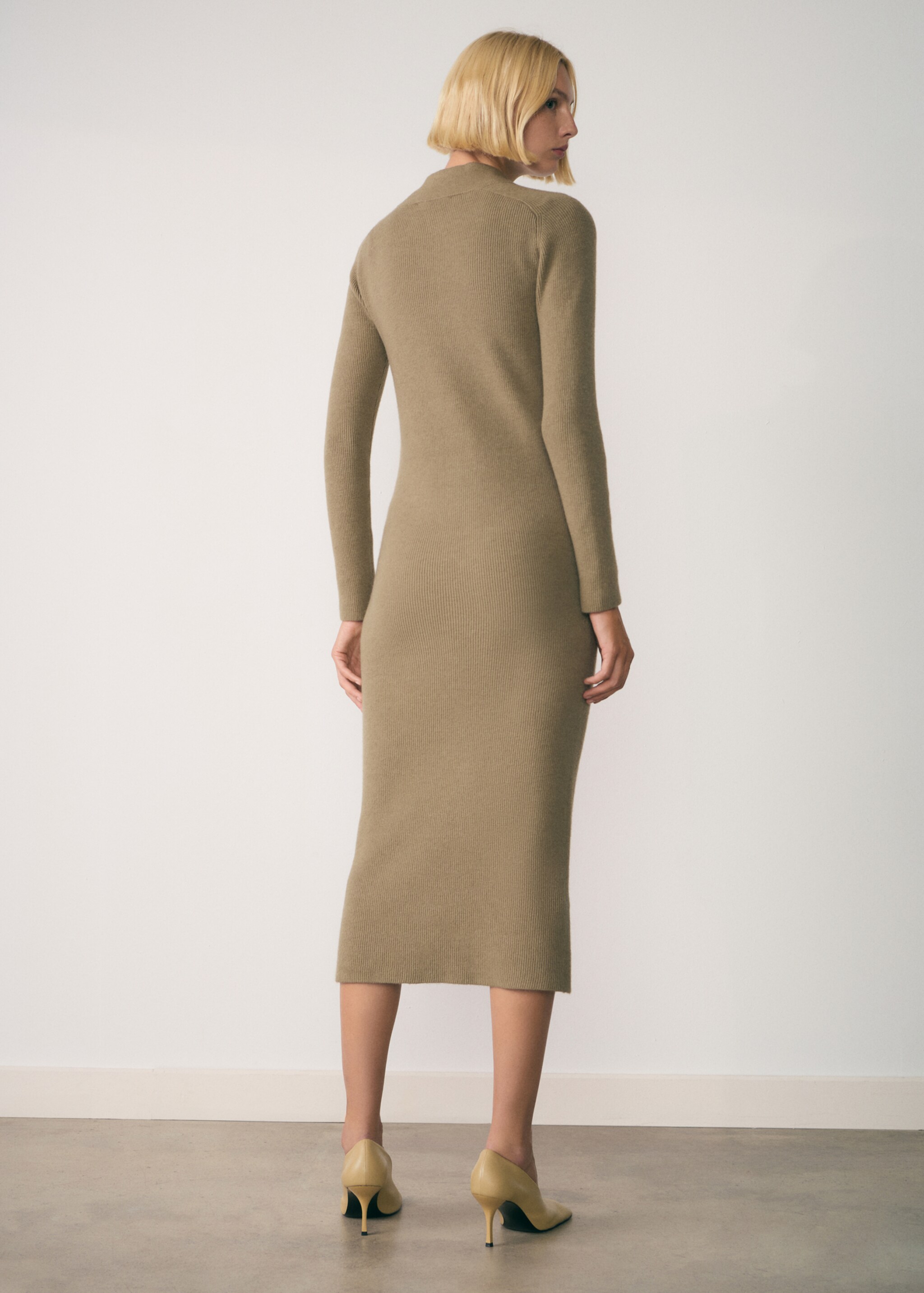 Zip Knitted dress - Reverse of the article, Khaki. Ref: 77067698-00.