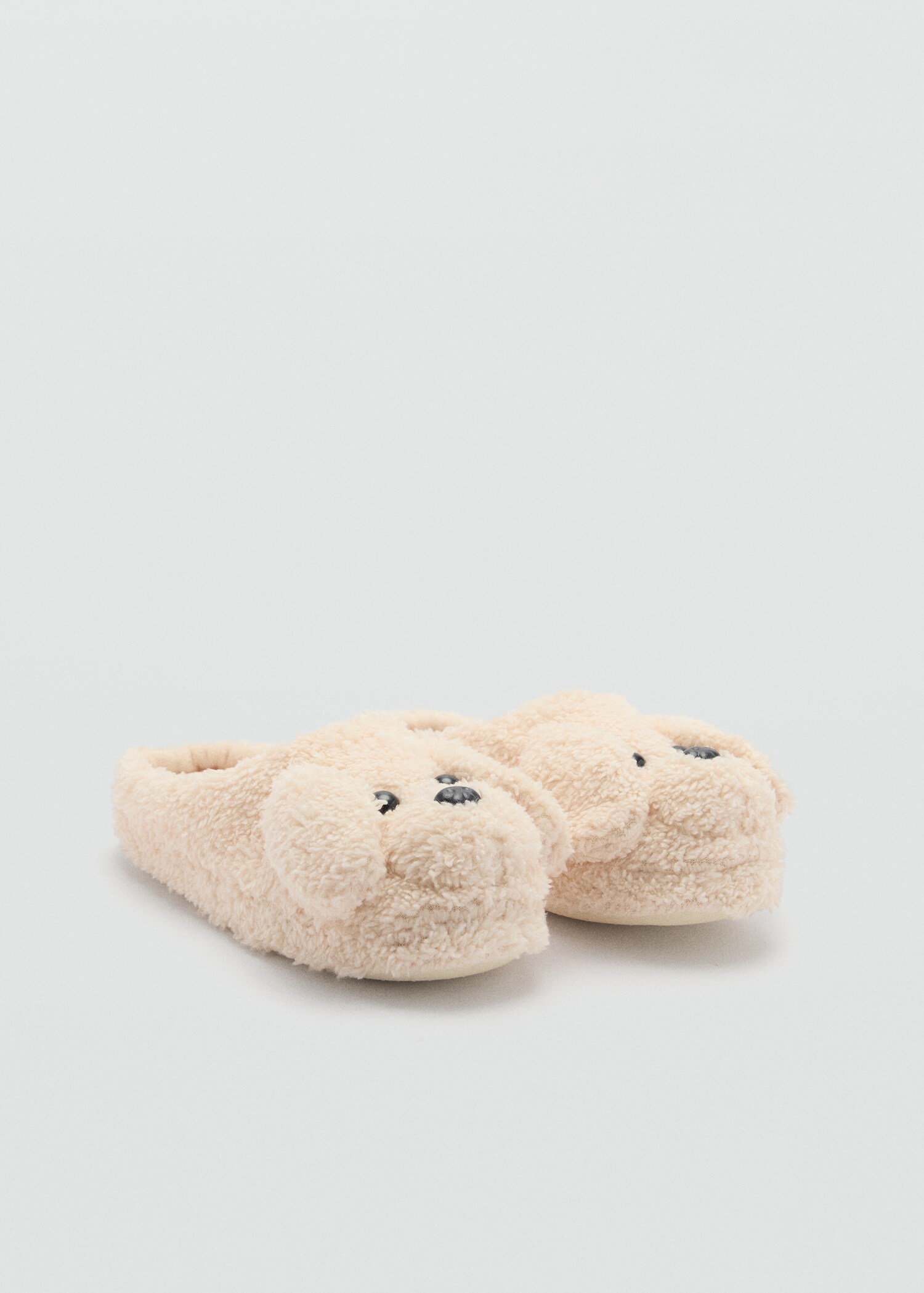Pantoufles petit chien - Plan moyen