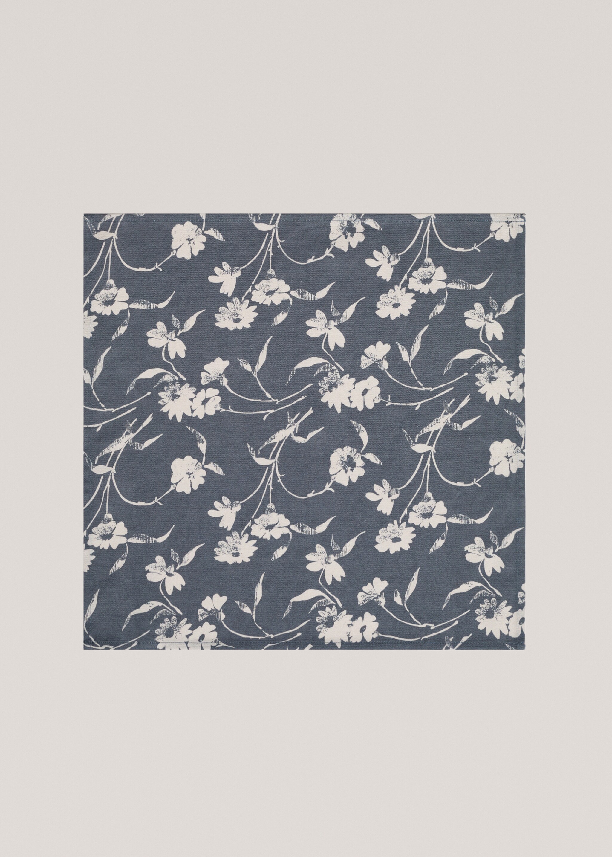 Cotton floral-print napkin 45x45cm - Article without model, Blue. Ref: 77067704-00.